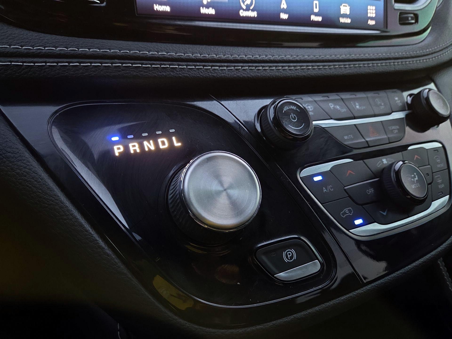 Thumbnail: 2023 Chrysler Pacifica - 17