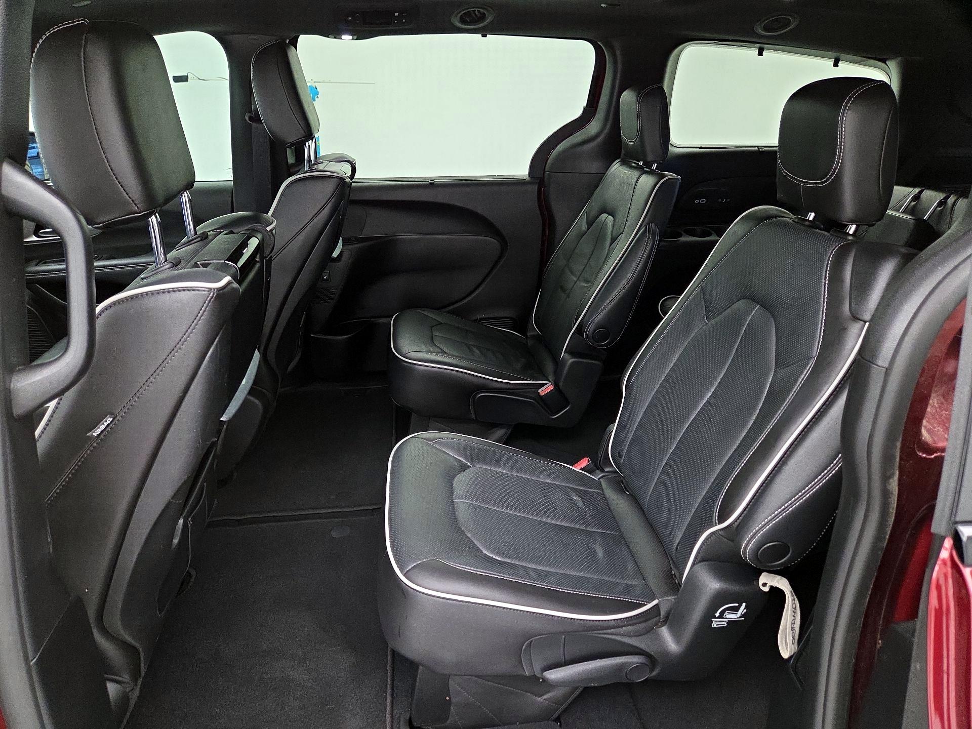 Thumbnail: 2023 Chrysler Pacifica - 20