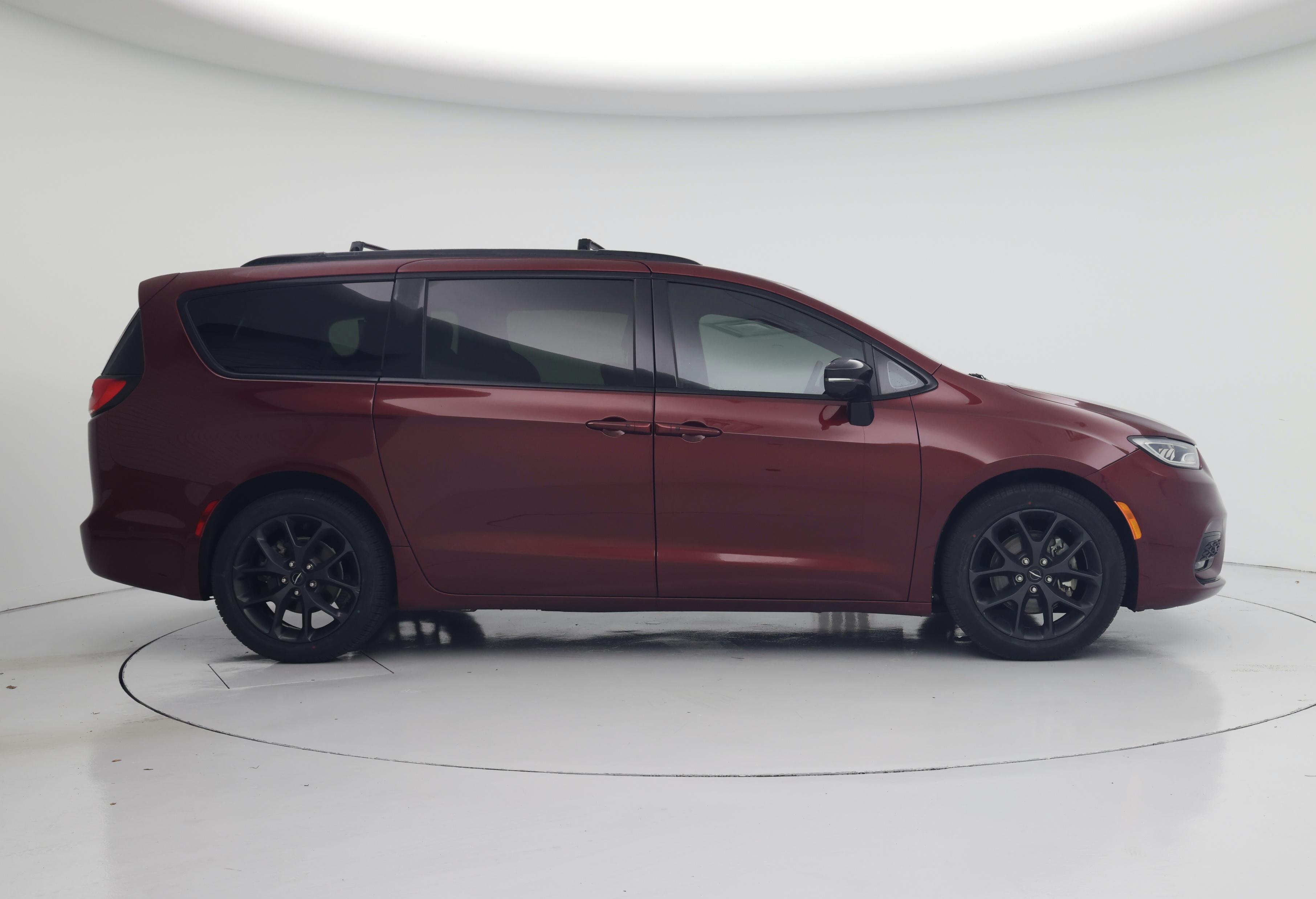 Thumbnail: 2023 Chrysler Pacifica - 7