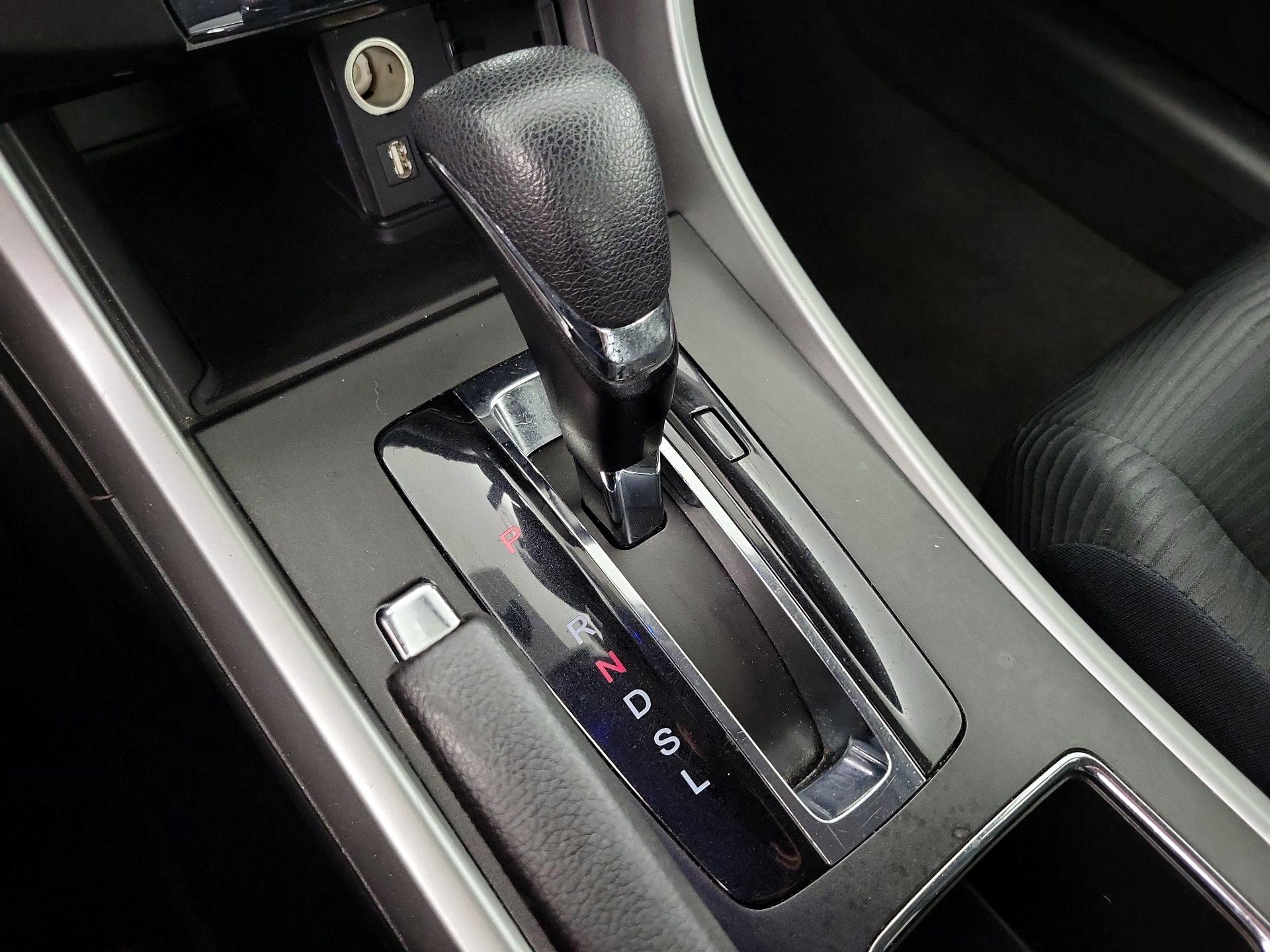 Thumbnail: 2015 Honda Accord - 17
