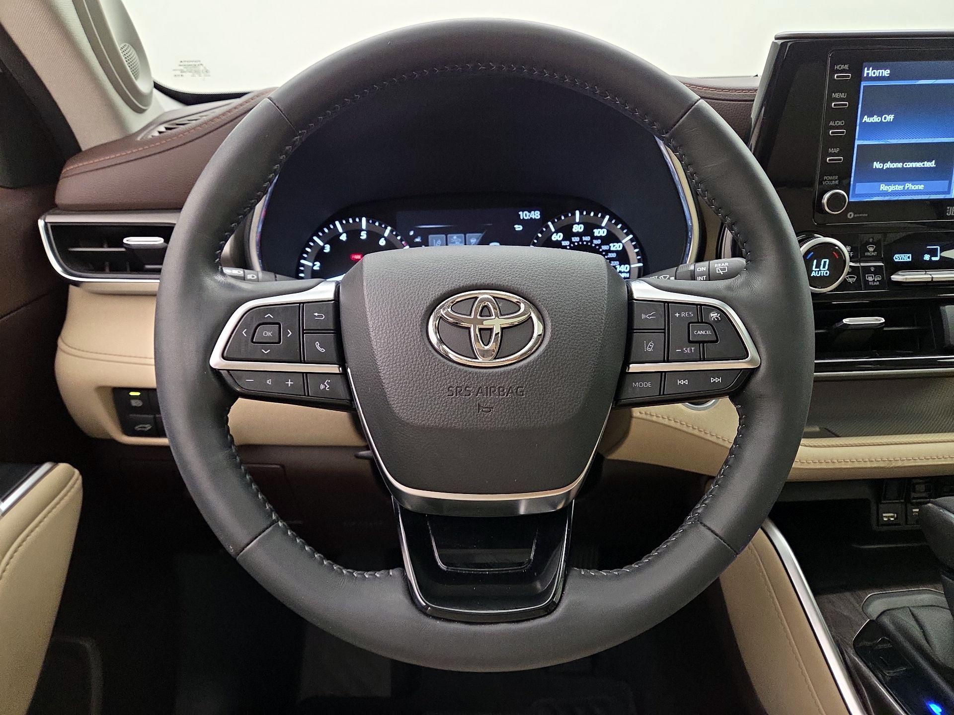 Thumbnail: 2021 Toyota Highlander - 10