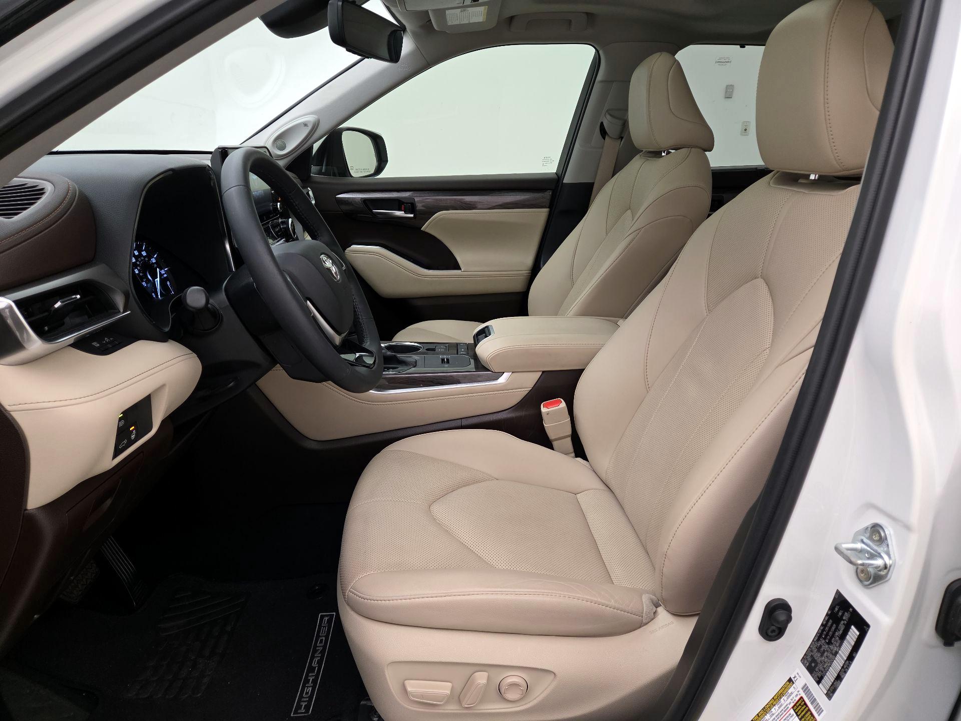Thumbnail: 2021 Toyota Highlander - 11