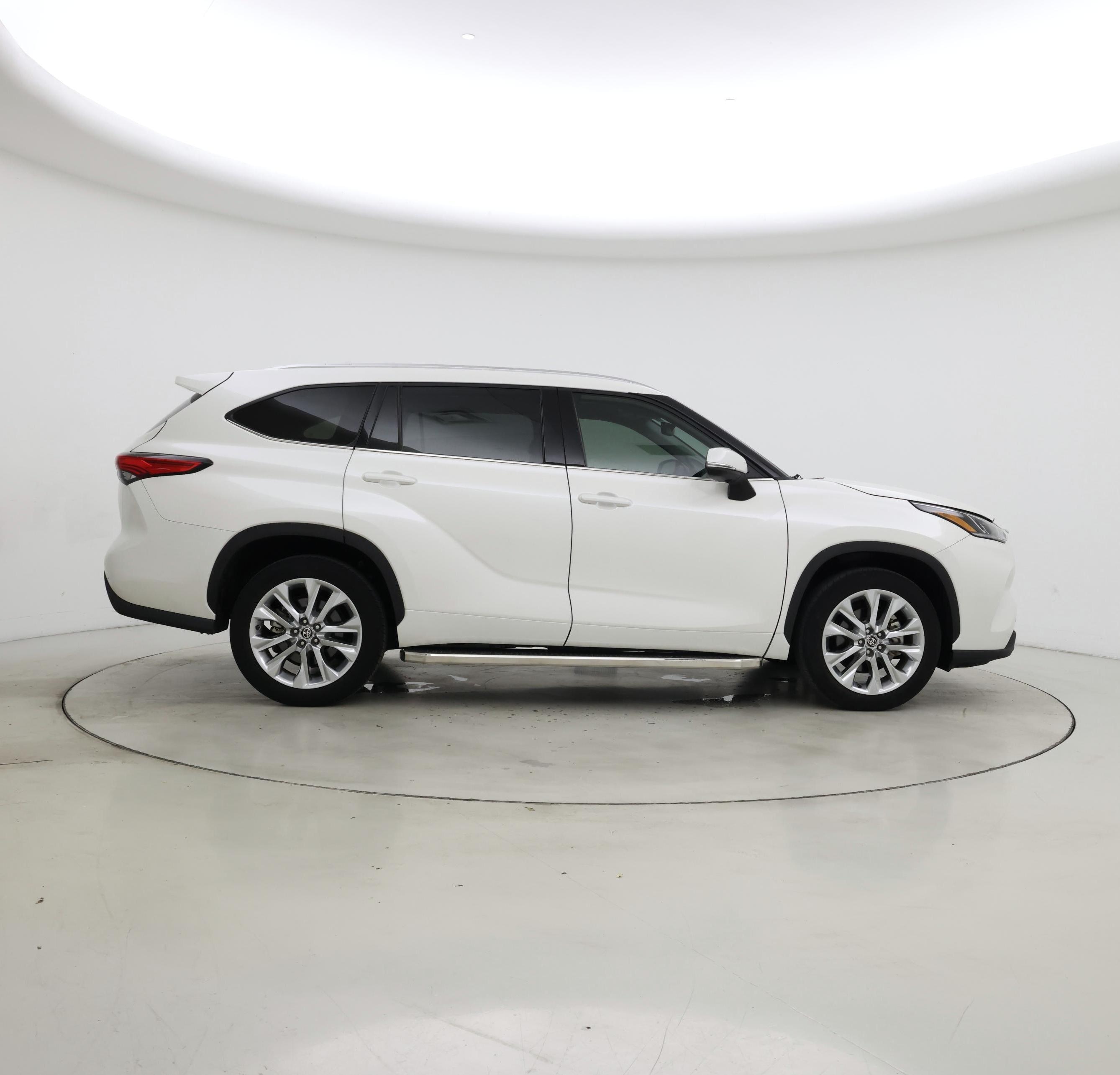 Thumbnail: 2021 Toyota Highlander - 7