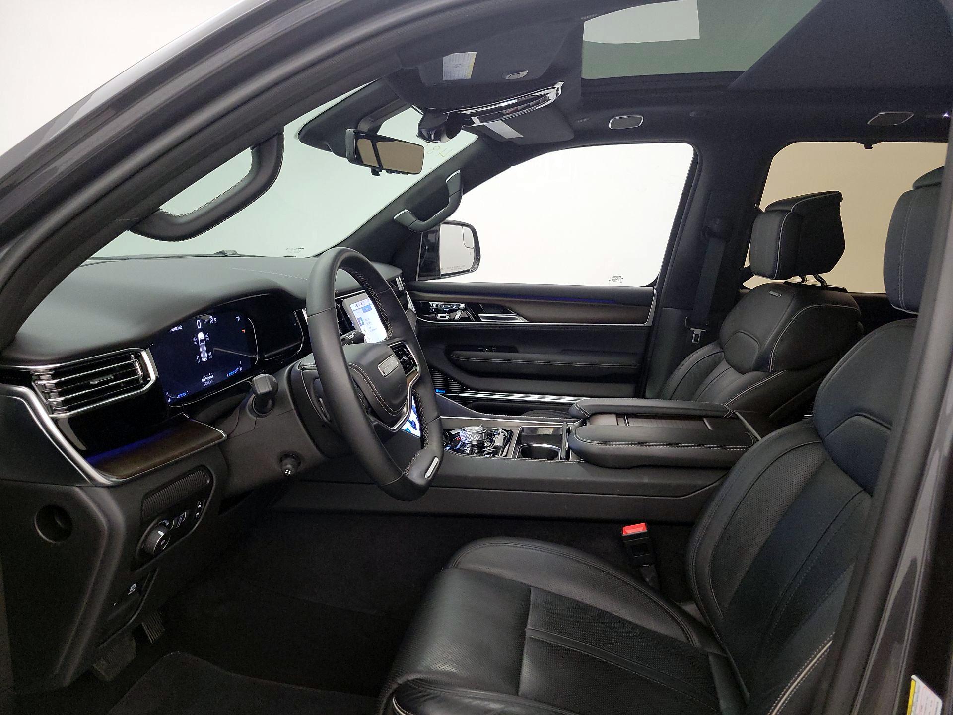 Thumbnail: 2023 Jeep Grand Wagoneer - 9