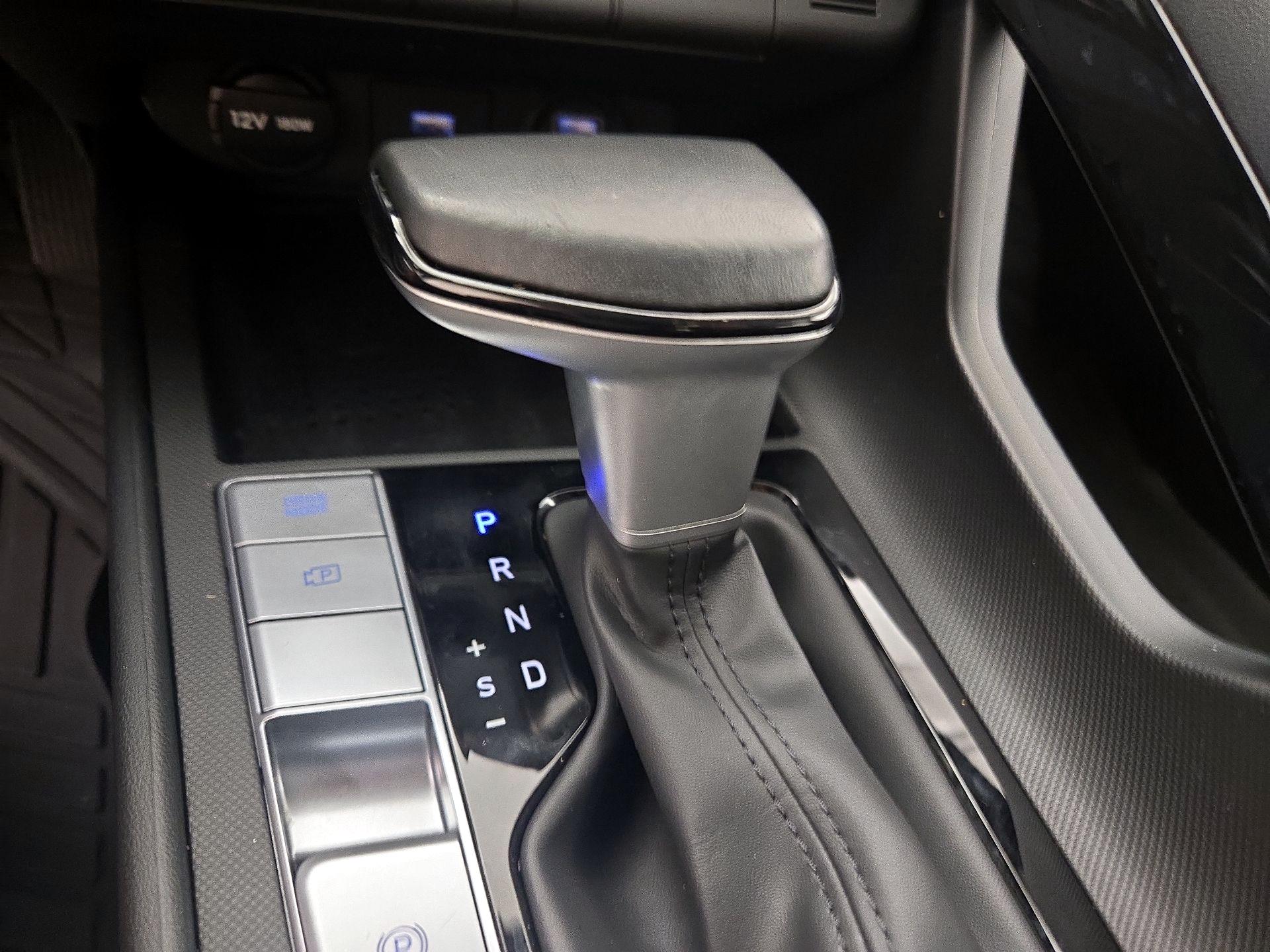Thumbnail: 2023 Hyundai Elantra - 18