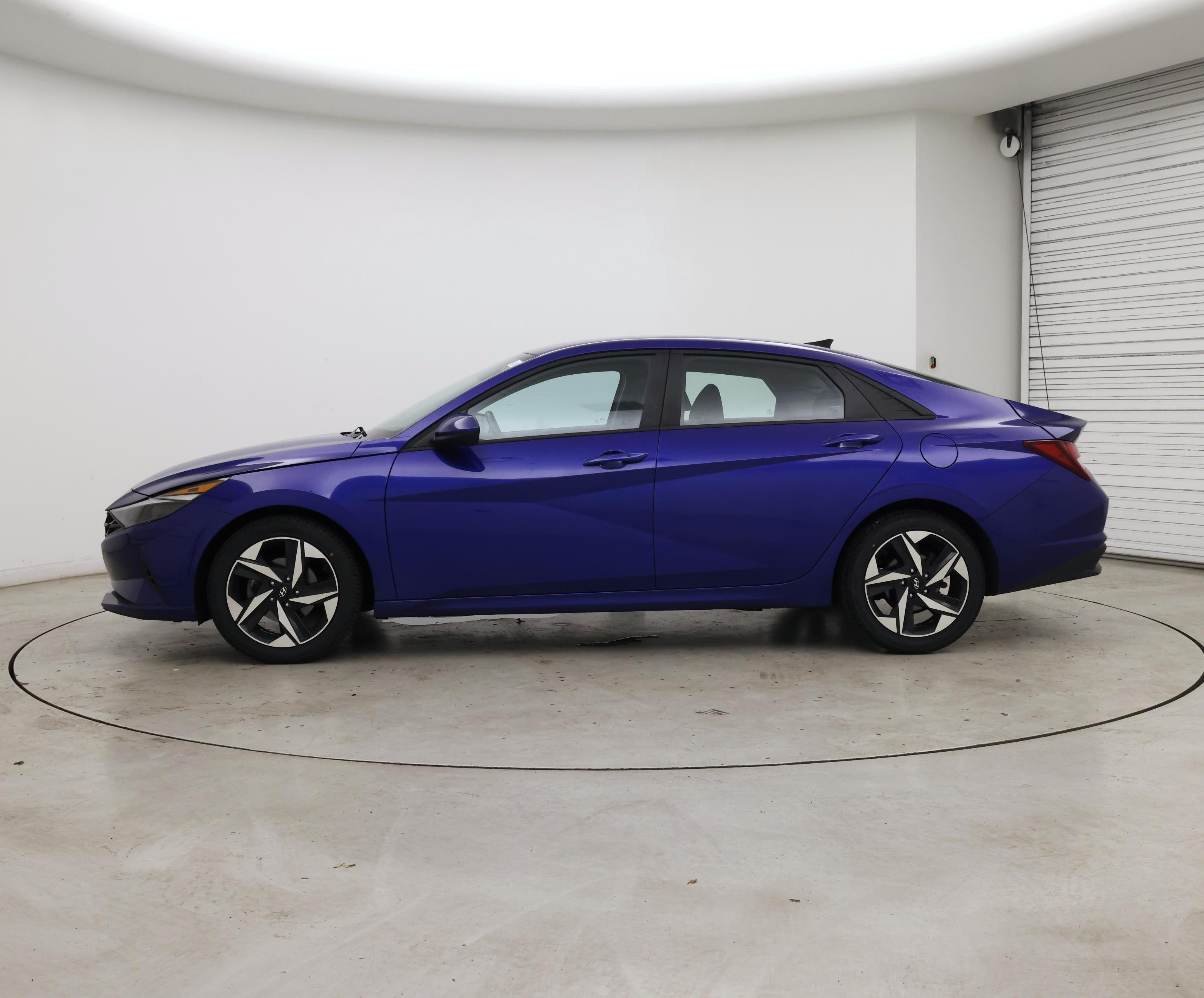 Thumbnail: 2023 Hyundai Elantra - 3