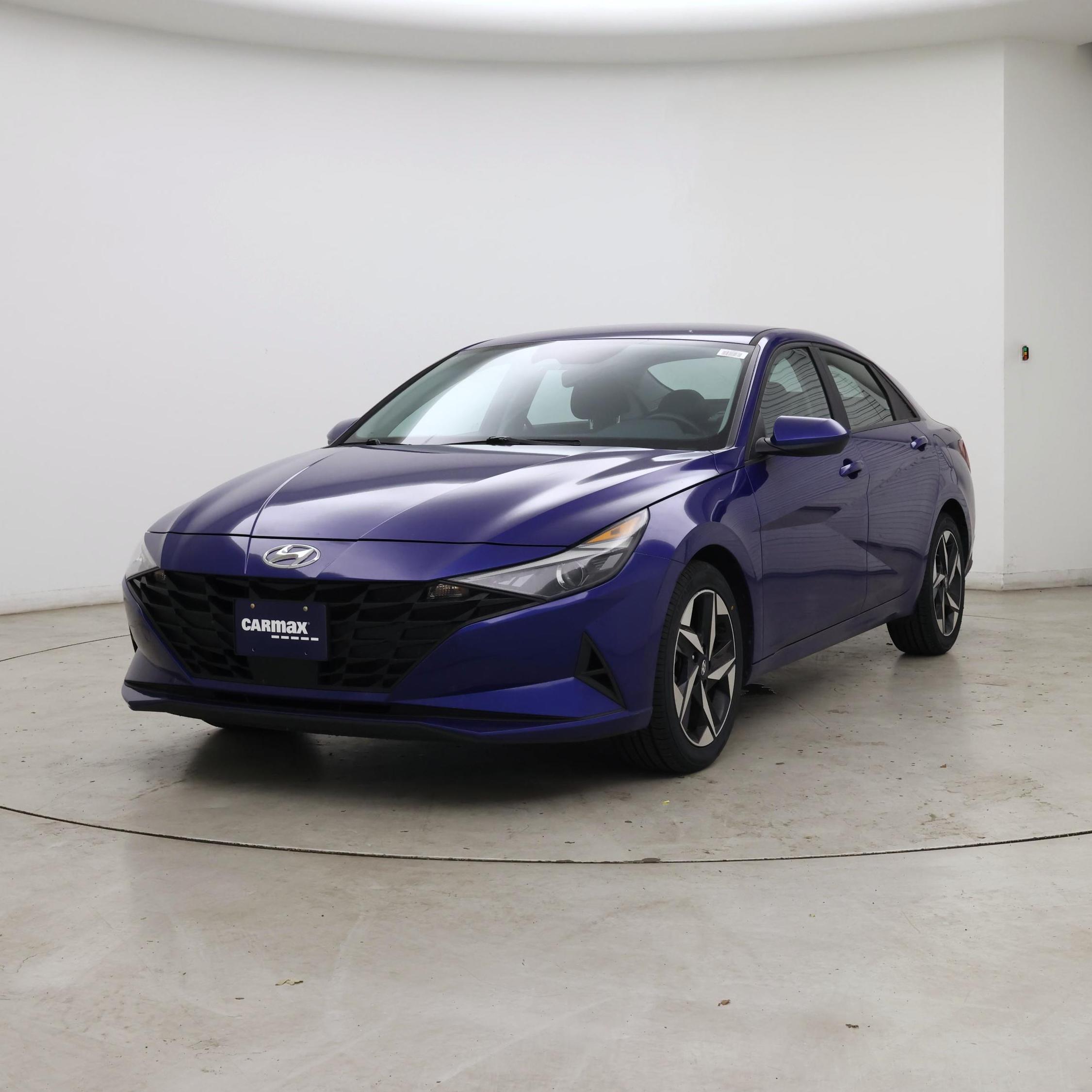 Thumbnail: 2023 Hyundai Elantra - 4