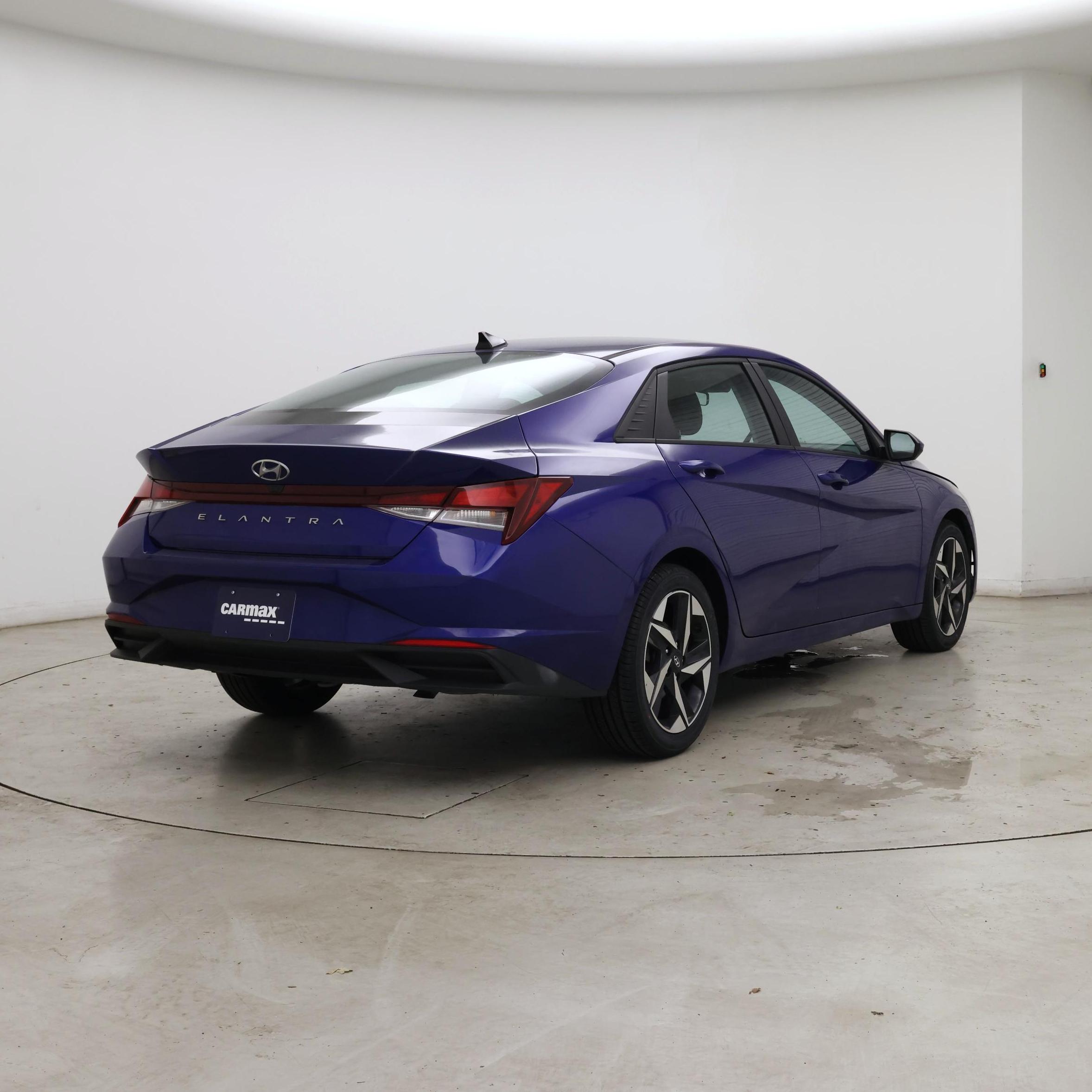 Thumbnail: 2023 Hyundai Elantra - 8