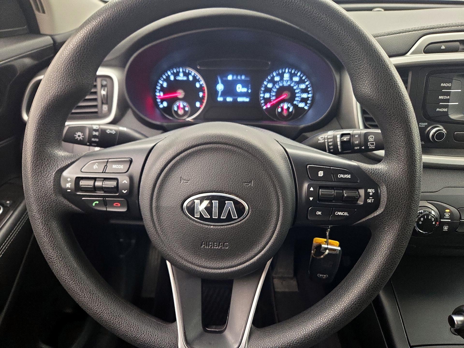 Thumbnail: 2017 Kia Sorento - 10