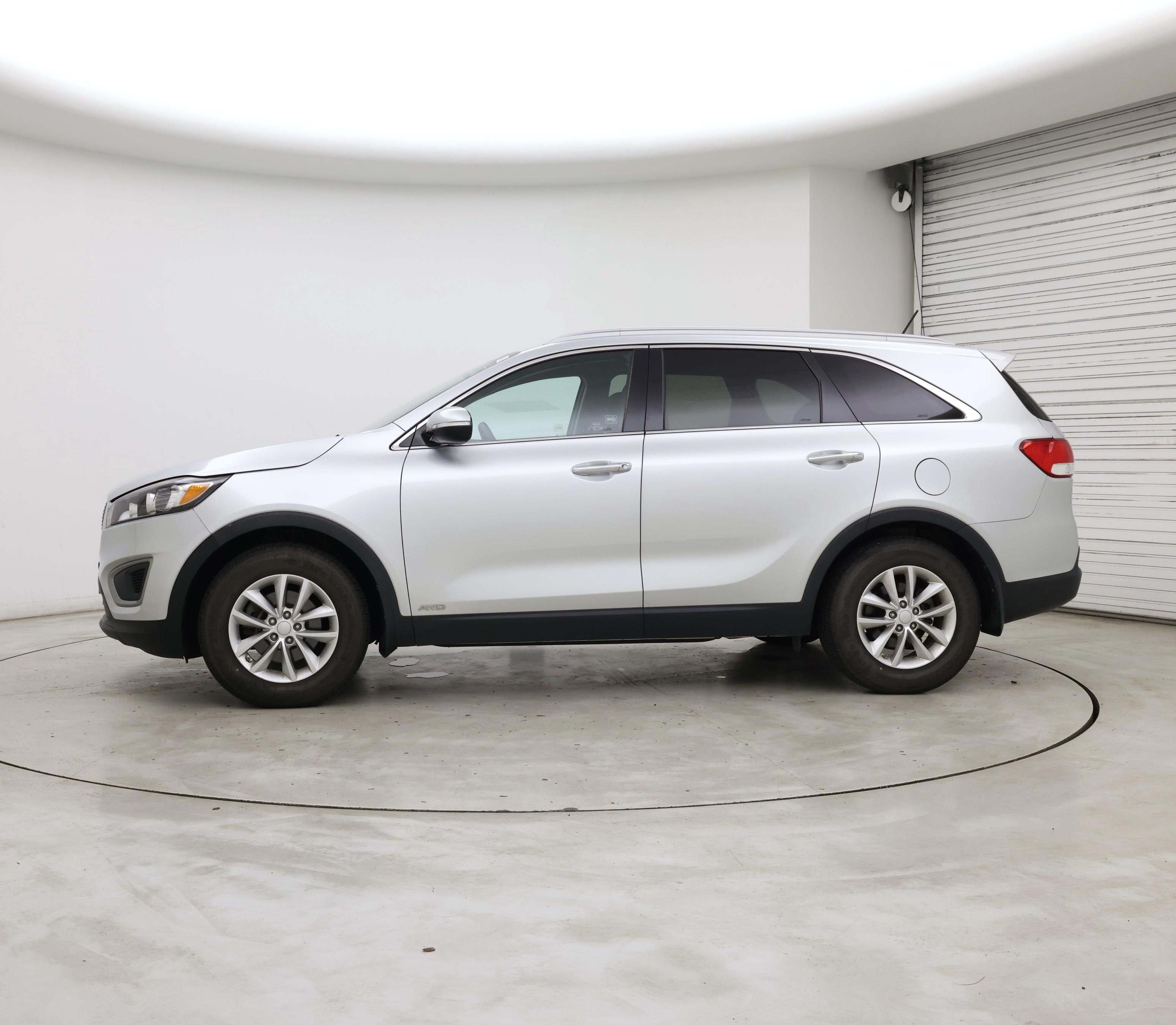 Thumbnail: 2017 Kia Sorento - 3