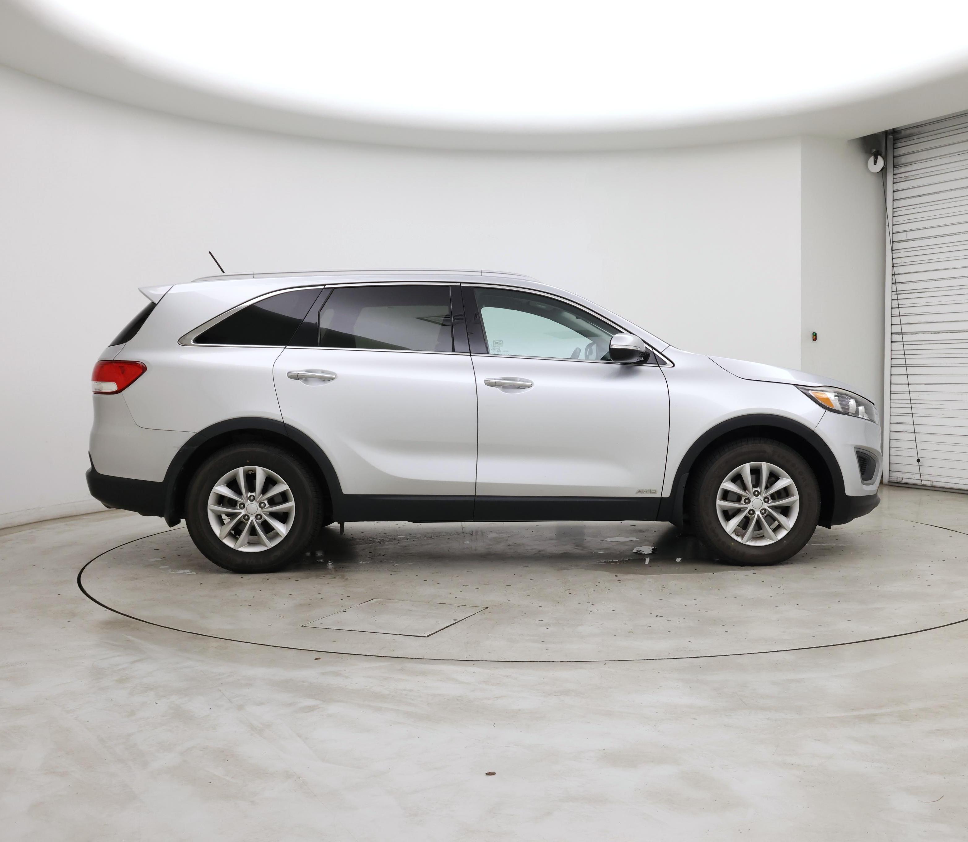 Thumbnail: 2017 Kia Sorento - 7