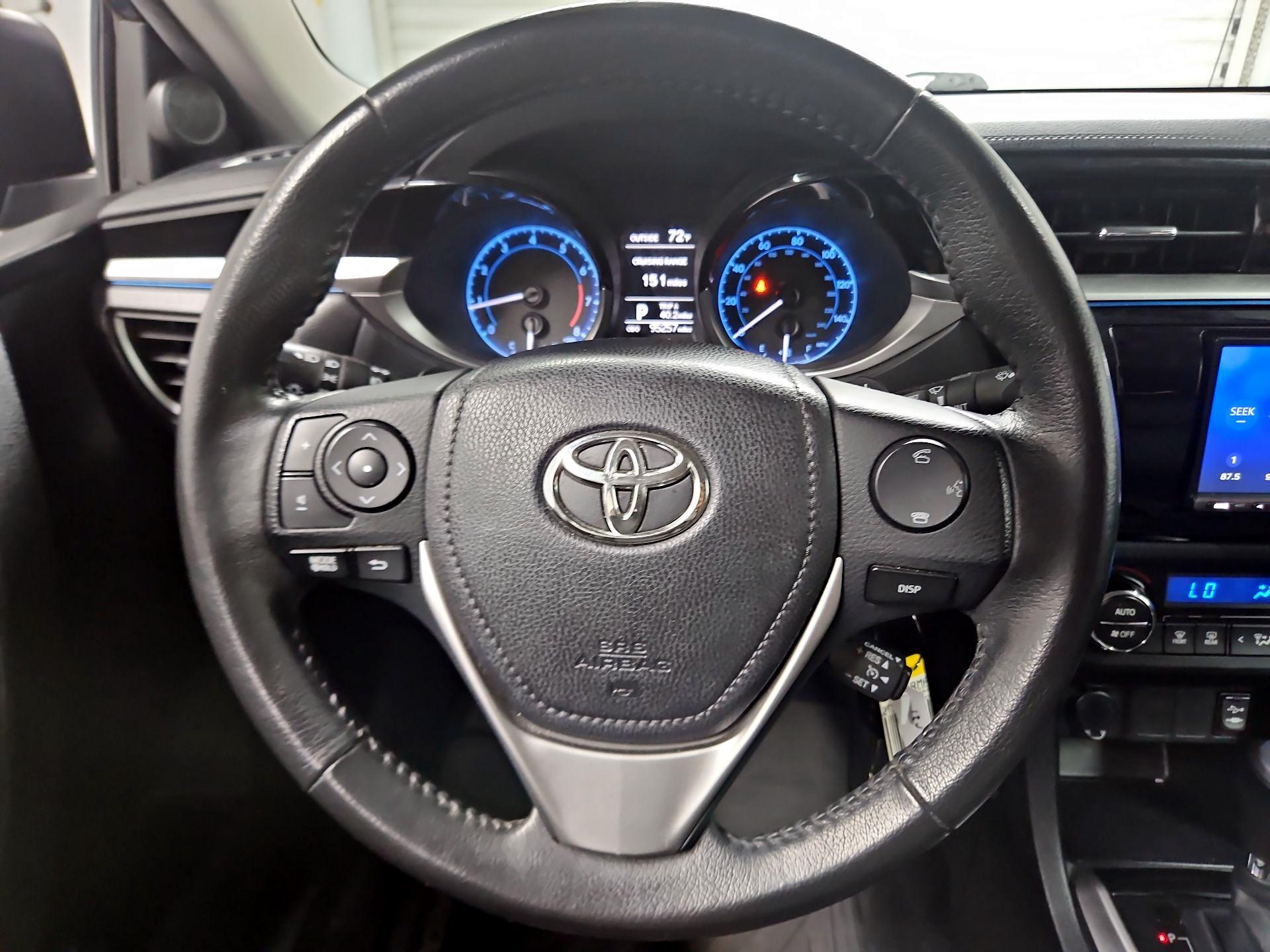 Thumbnail: 2015 Toyota Corolla - 10