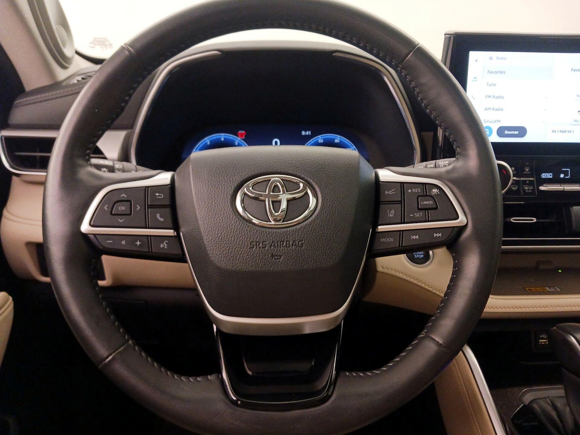 Thumbnail: 2024 Toyota Highlander - 10