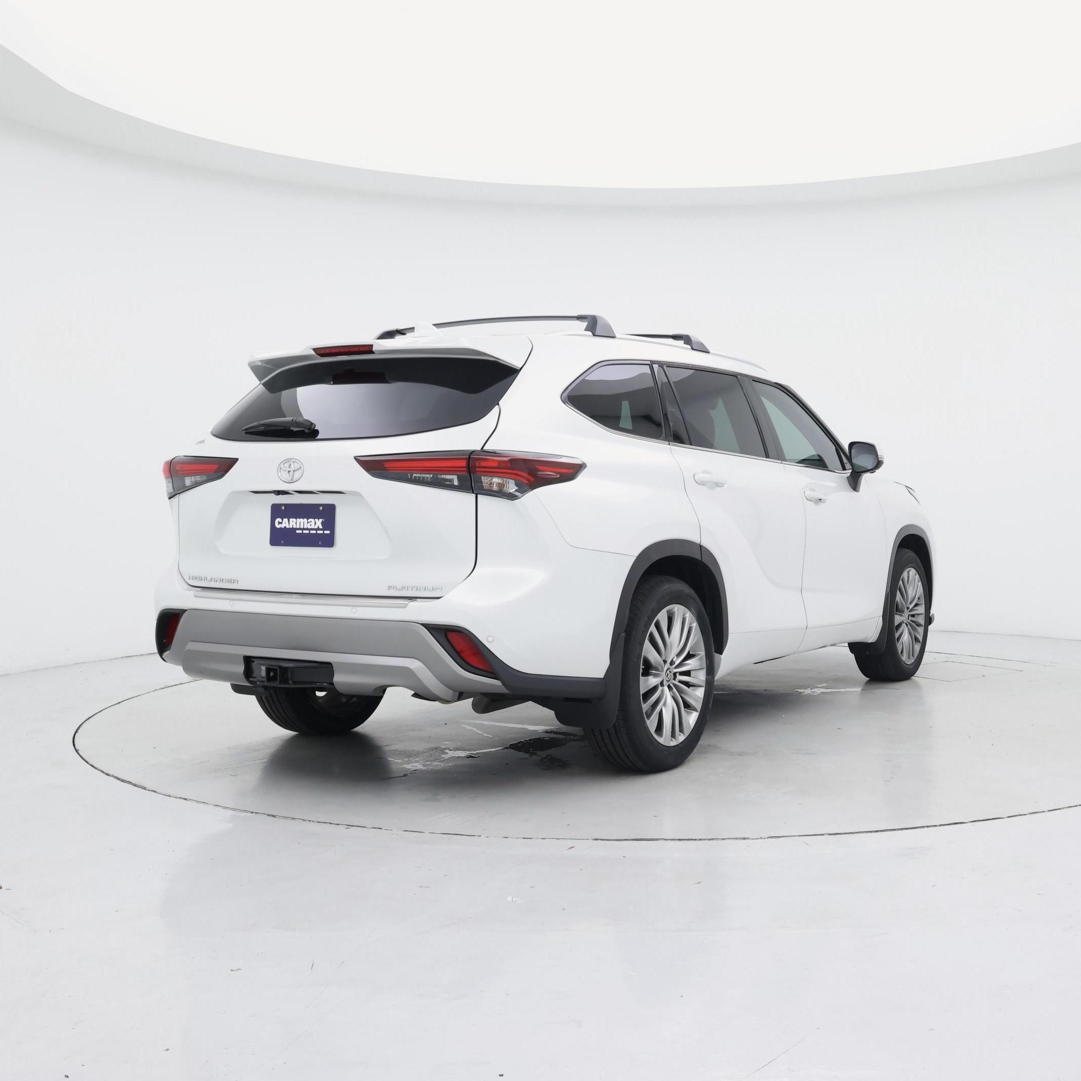 Thumbnail: 2024 Toyota Highlander - 8