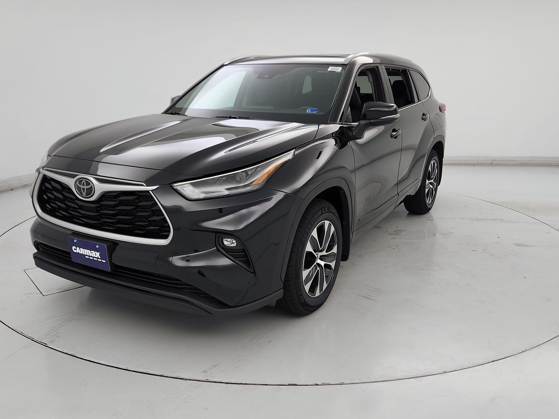 Thumbnail: 2023 Toyota Highlander - 3