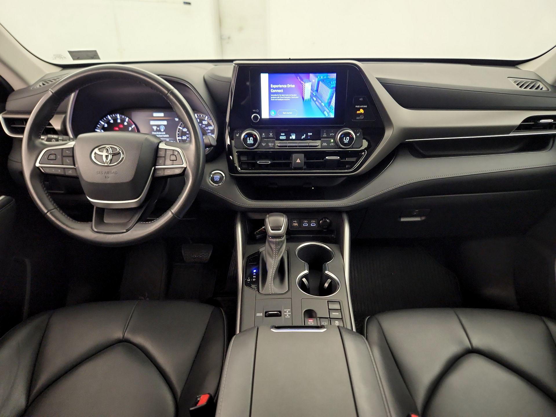 Thumbnail: 2023 Toyota Highlander - 8