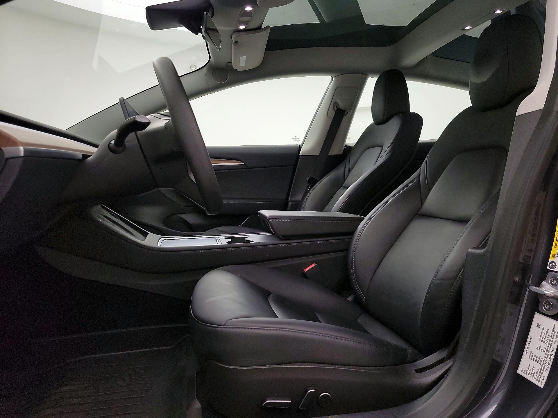 Thumbnail: 2023 Tesla Model 3 - 11