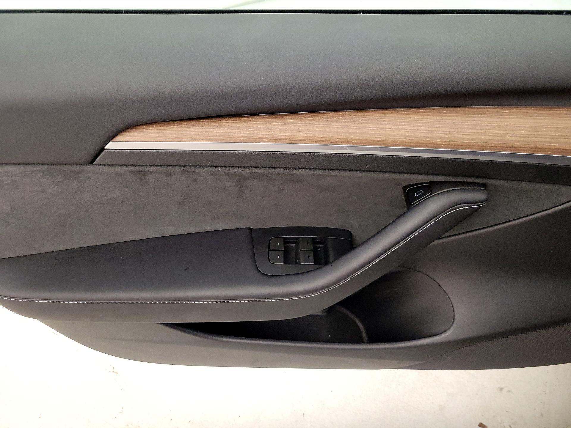 Thumbnail: 2023 Tesla Model 3 - 12