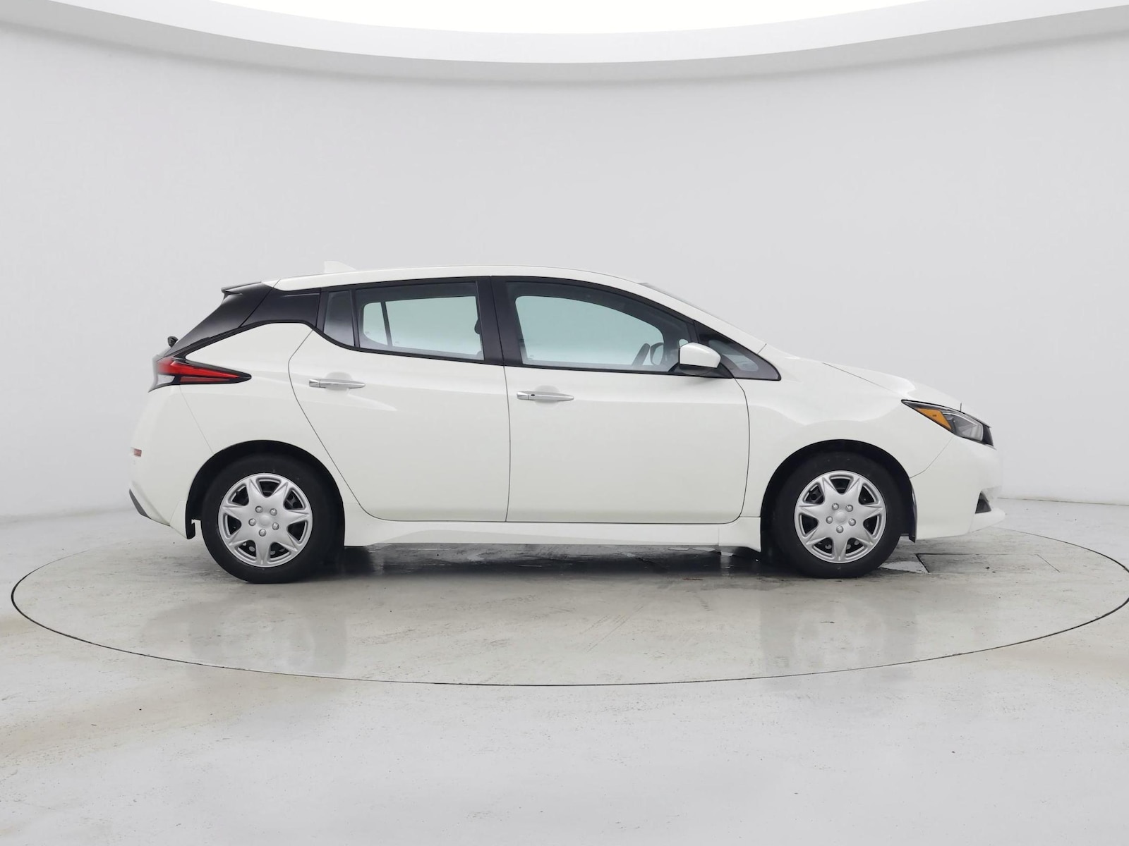 2023 Nissan Leaf S - Photo 8