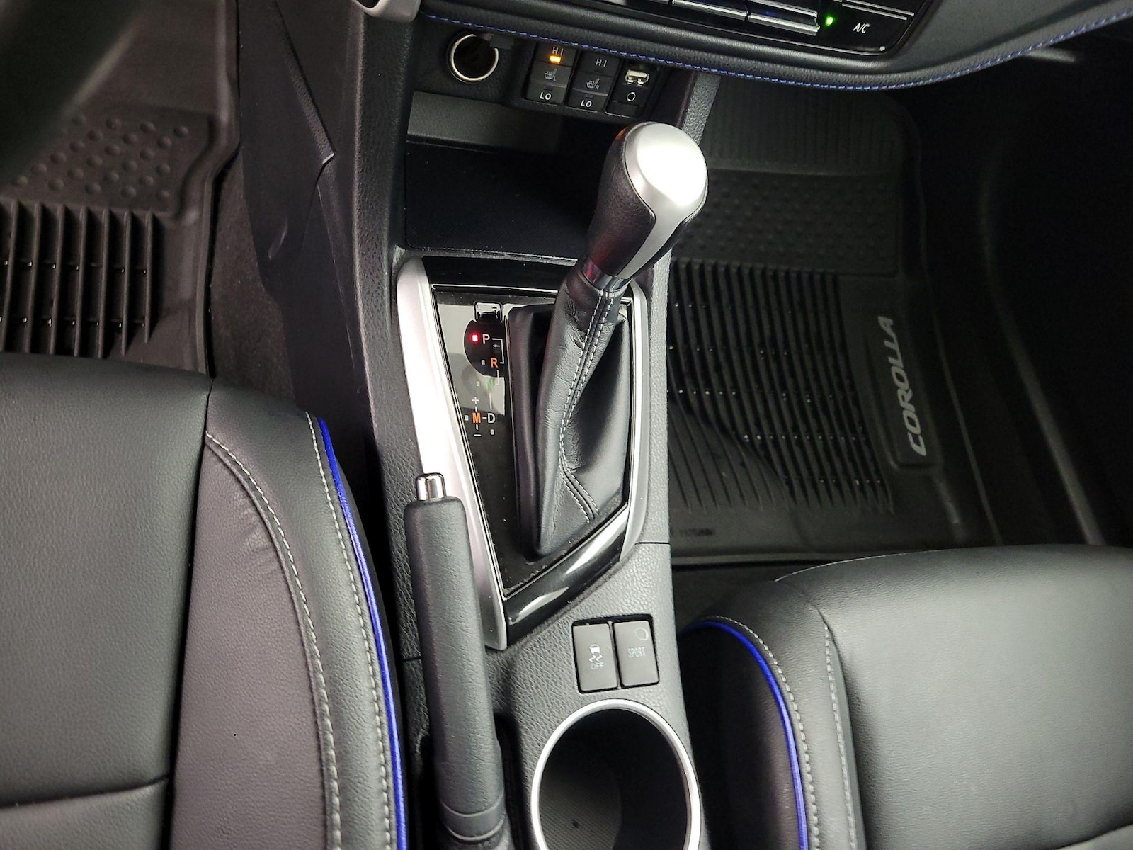 2018 Toyota Corolla XSE - Photo 18