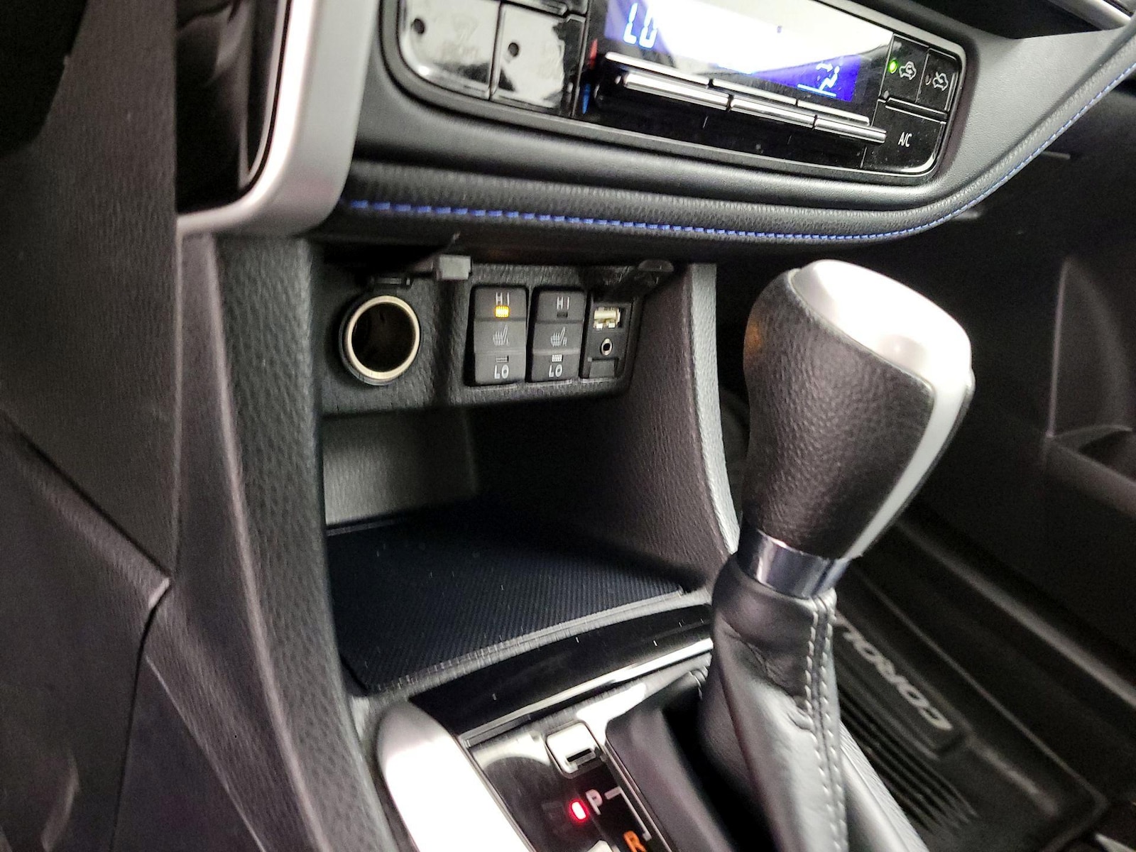 2018 Toyota Corolla XSE - Photo 19