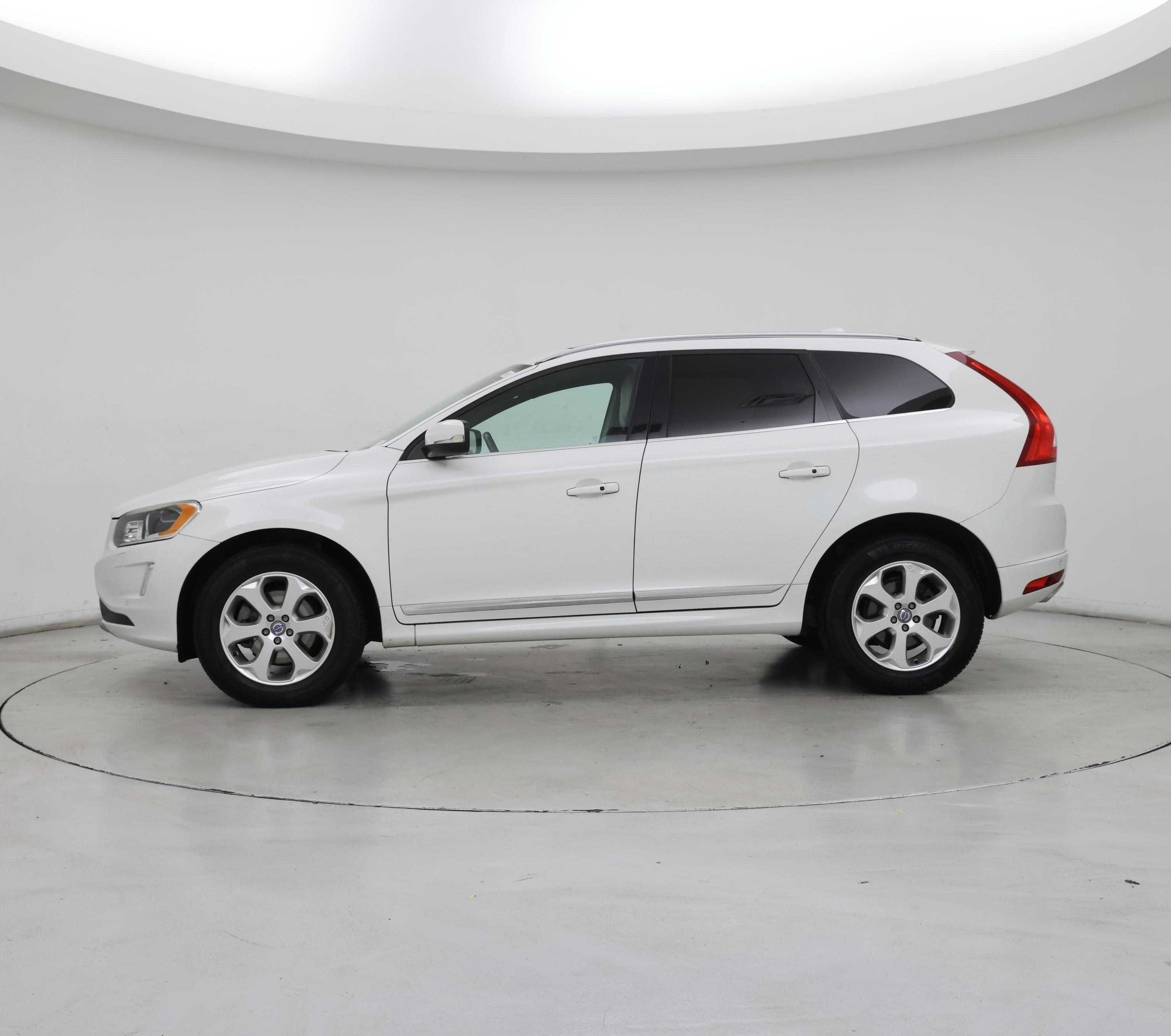 Thumbnail: 2016 Volvo XC60 - 3