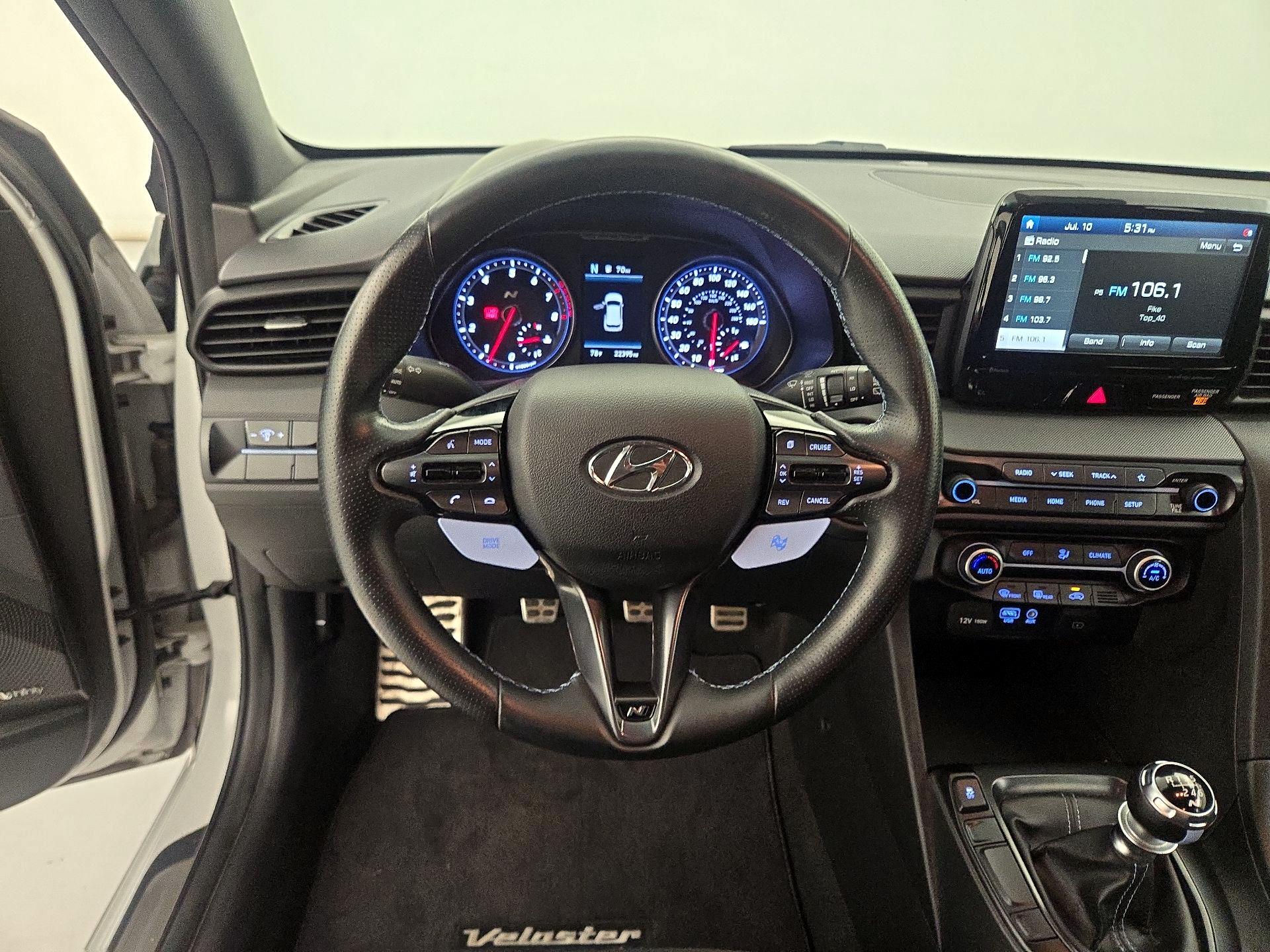 Thumbnail: 2020 Hyundai Veloster - 10