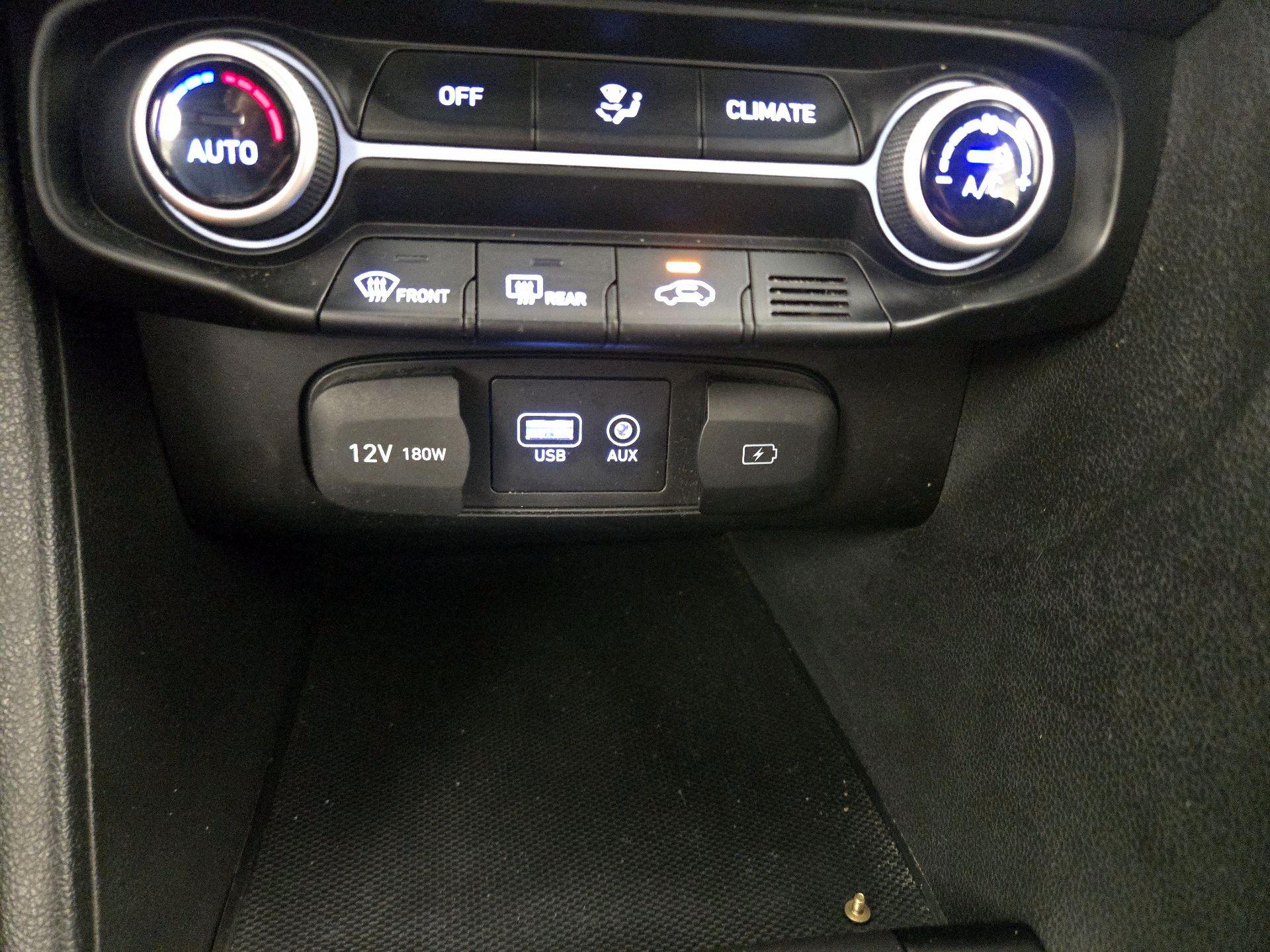 Thumbnail: 2020 Hyundai Veloster - 19