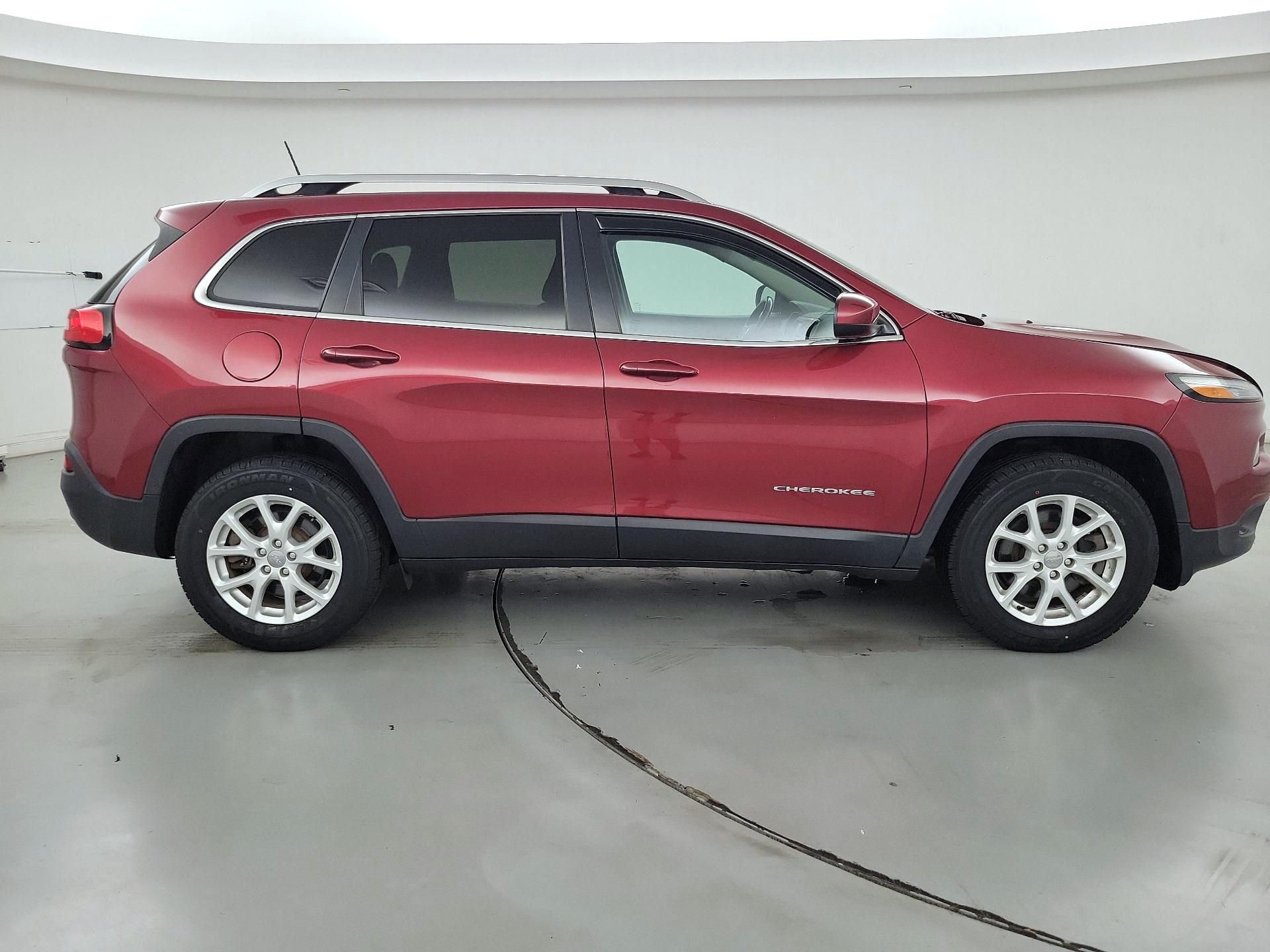 Thumbnail: 2017 Jeep Cherokee - 4