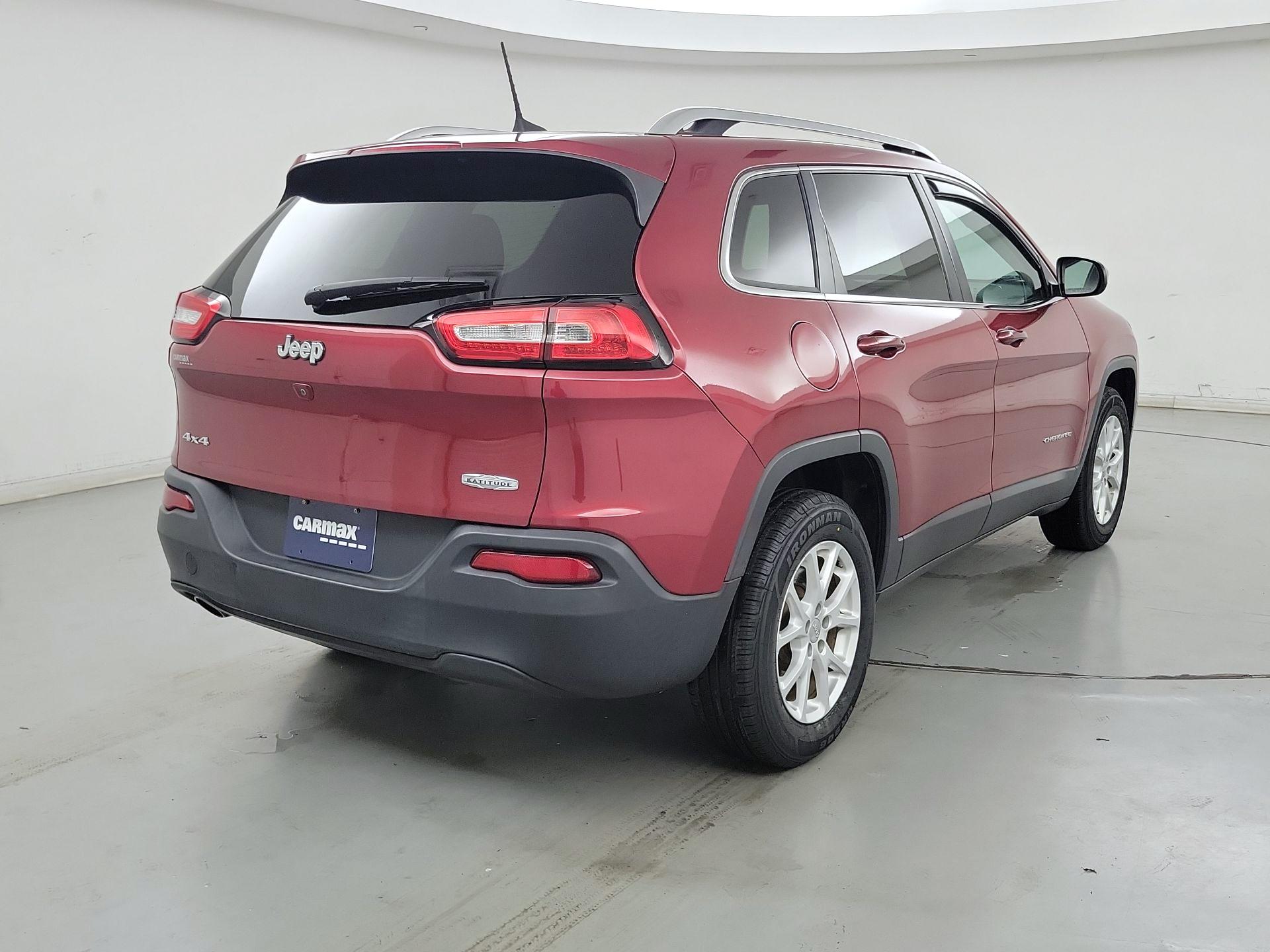 Thumbnail: 2017 Jeep Cherokee - 5