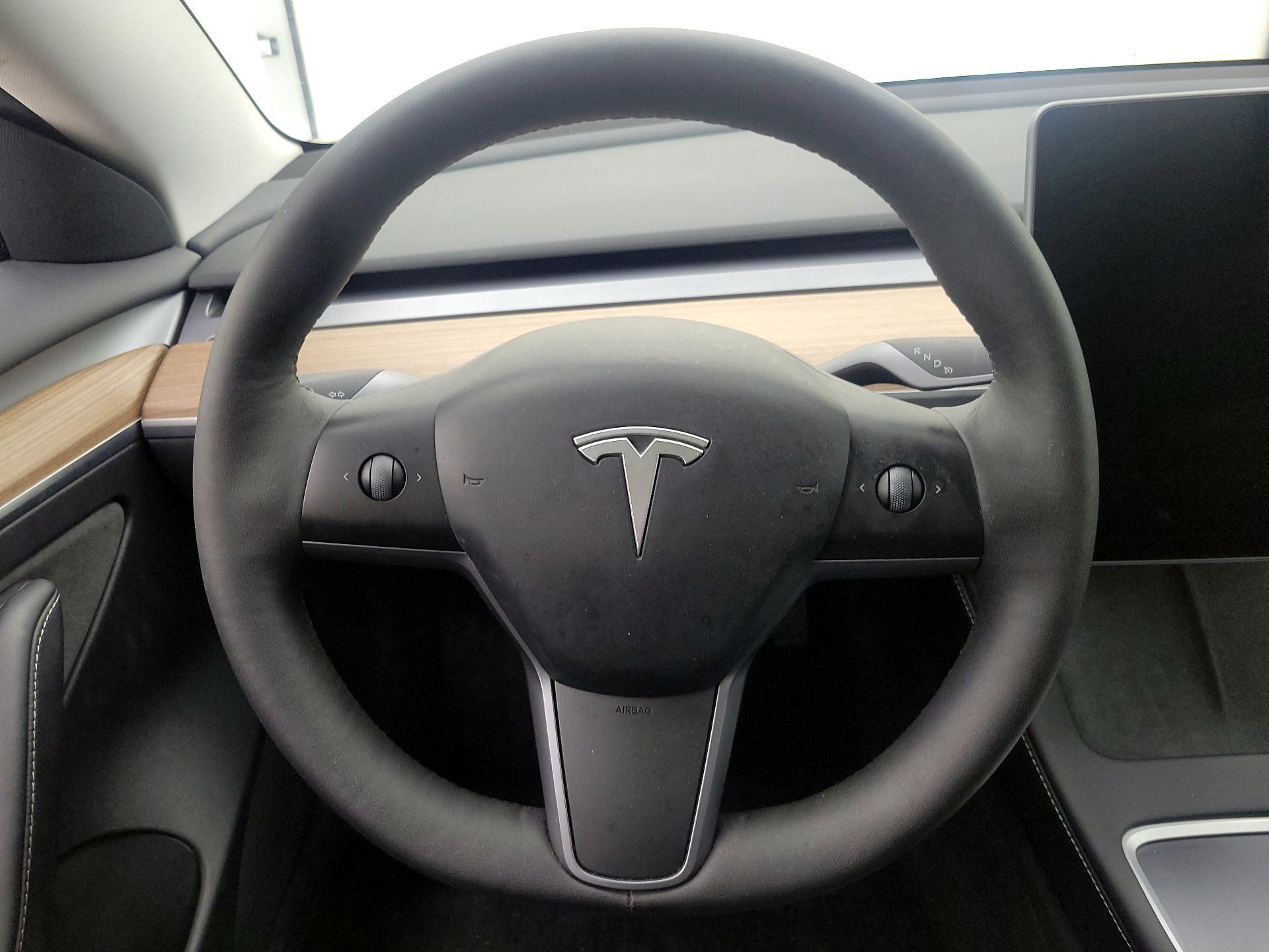 Thumbnail: 2023 Tesla Model 3 - 10