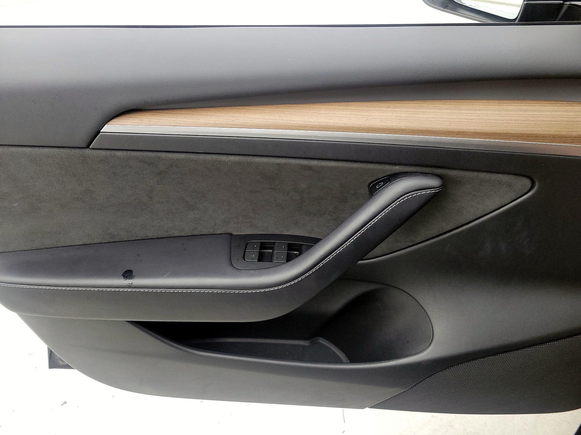Thumbnail: 2023 Tesla Model 3 - 12
