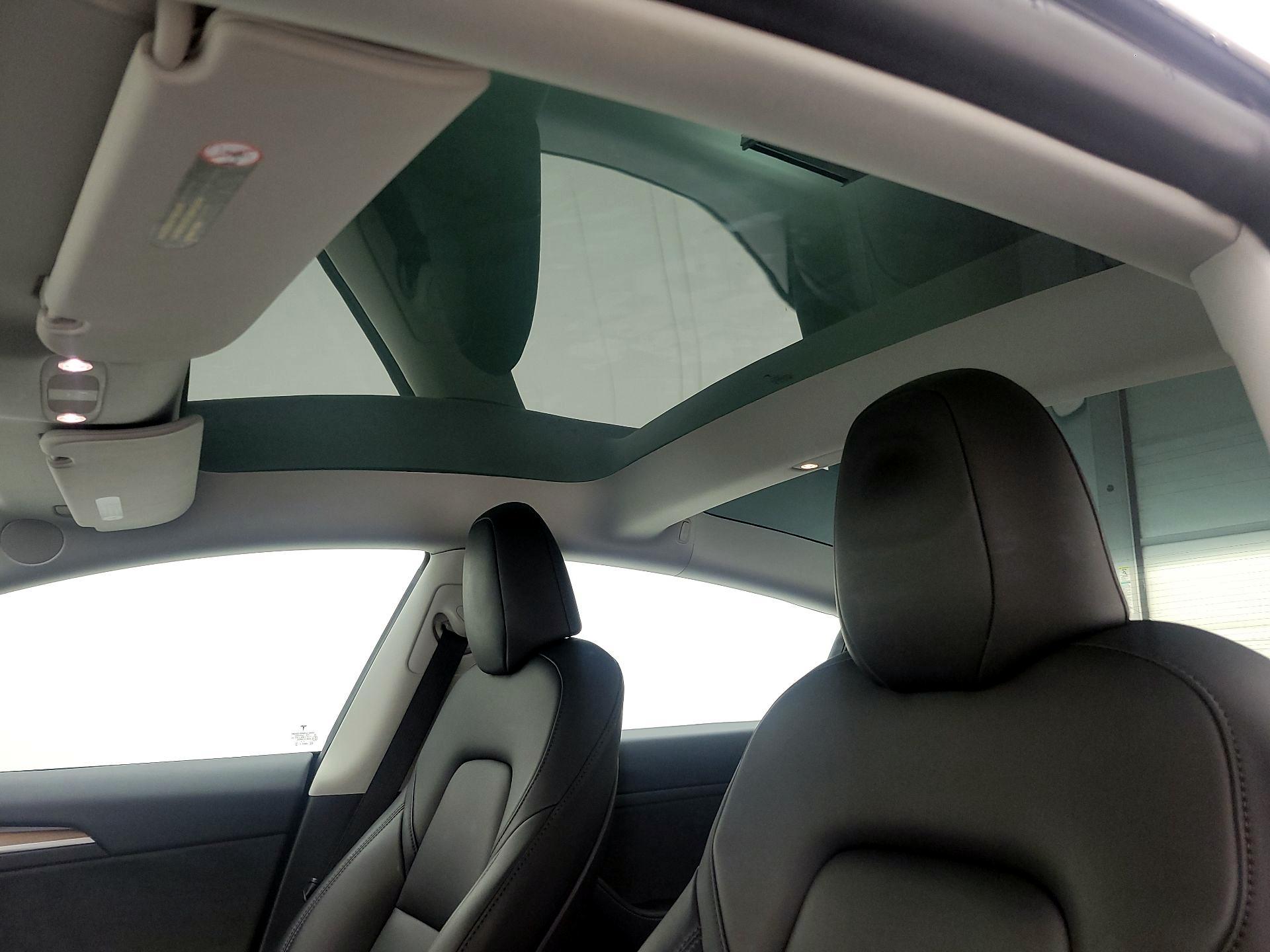 Thumbnail: 2023 Tesla Model 3 - 19