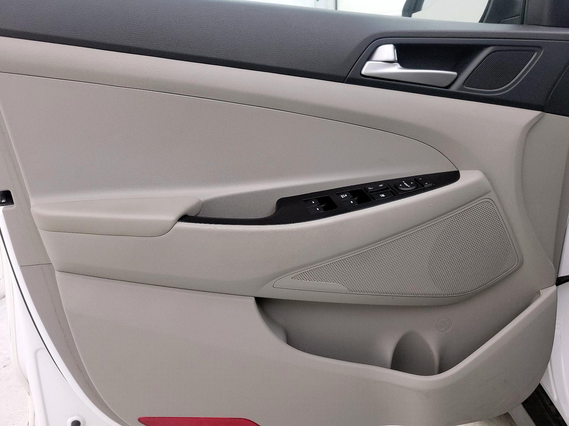 Thumbnail: 2020 Hyundai Tucson - 12