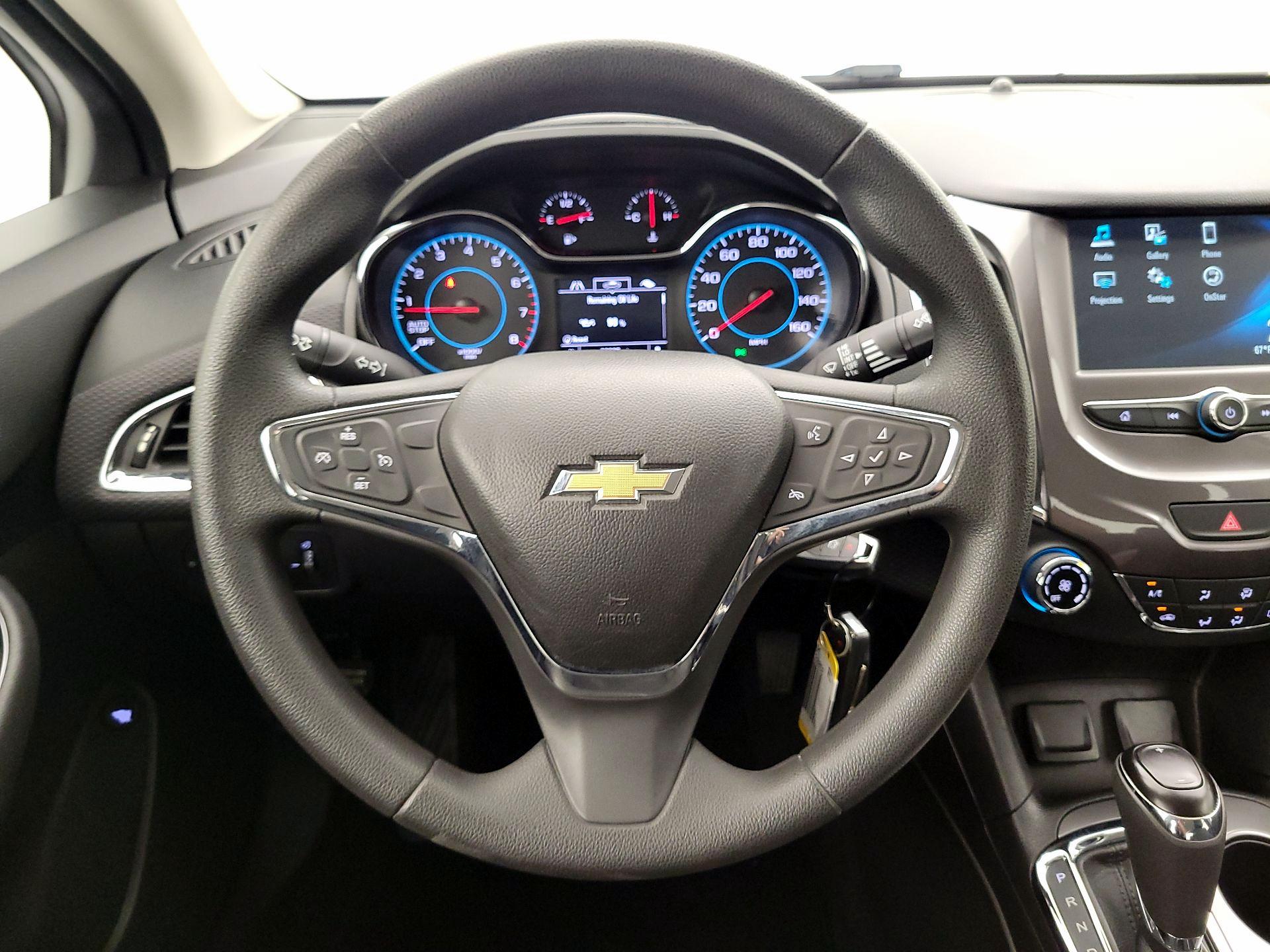 Thumbnail: 2017 Chevrolet Cruze - 10