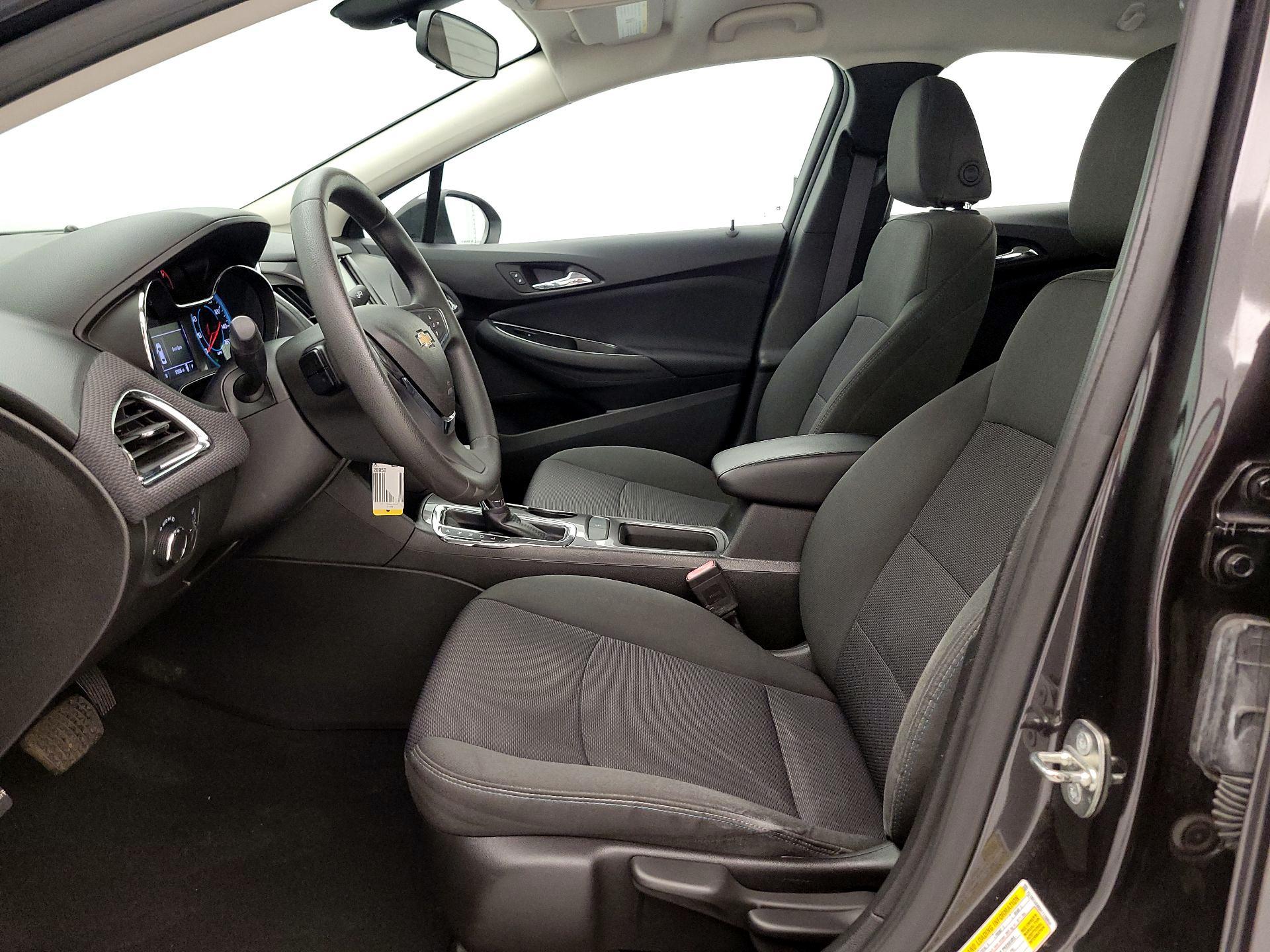 Thumbnail: 2017 Chevrolet Cruze - 11