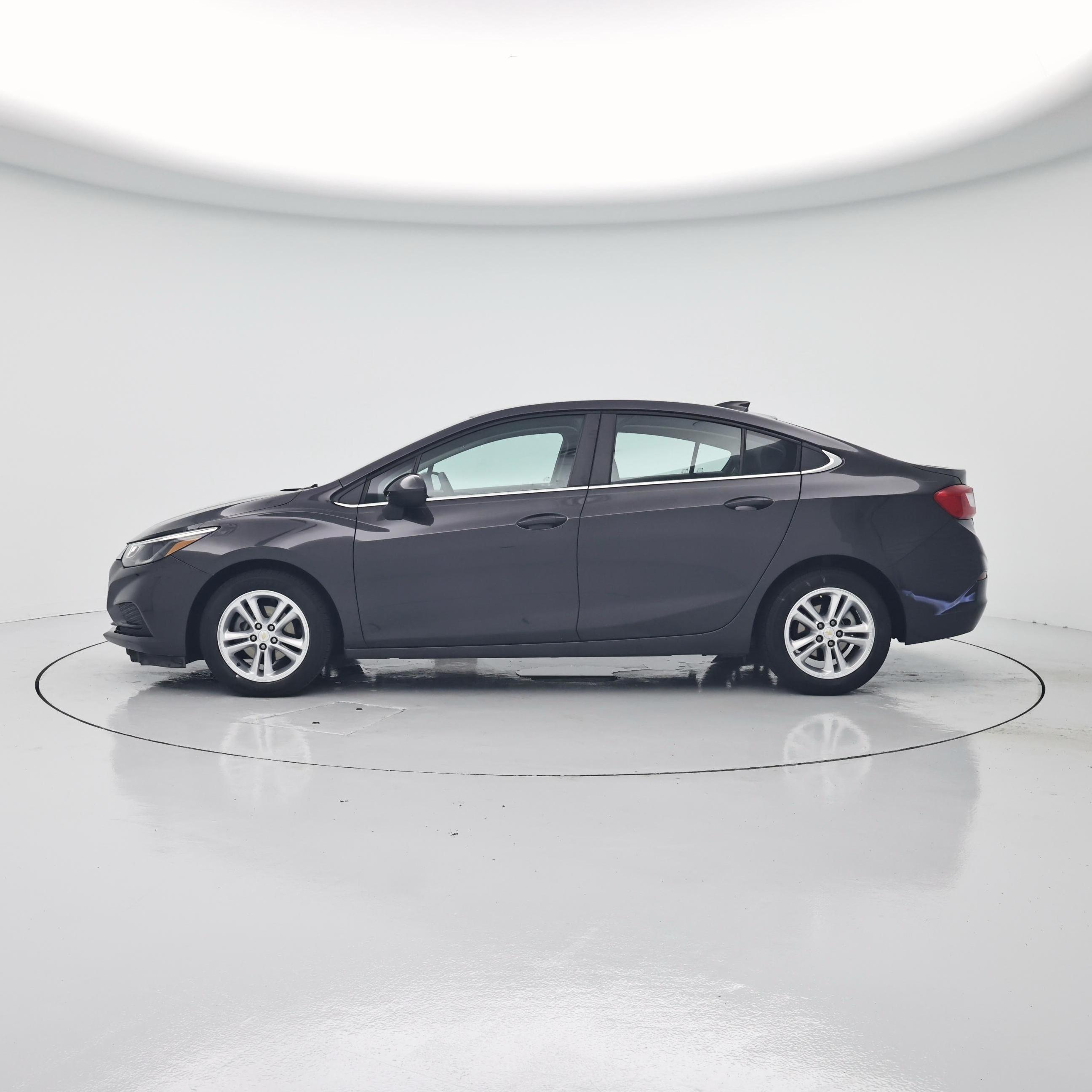 Thumbnail: 2017 Chevrolet Cruze - 3