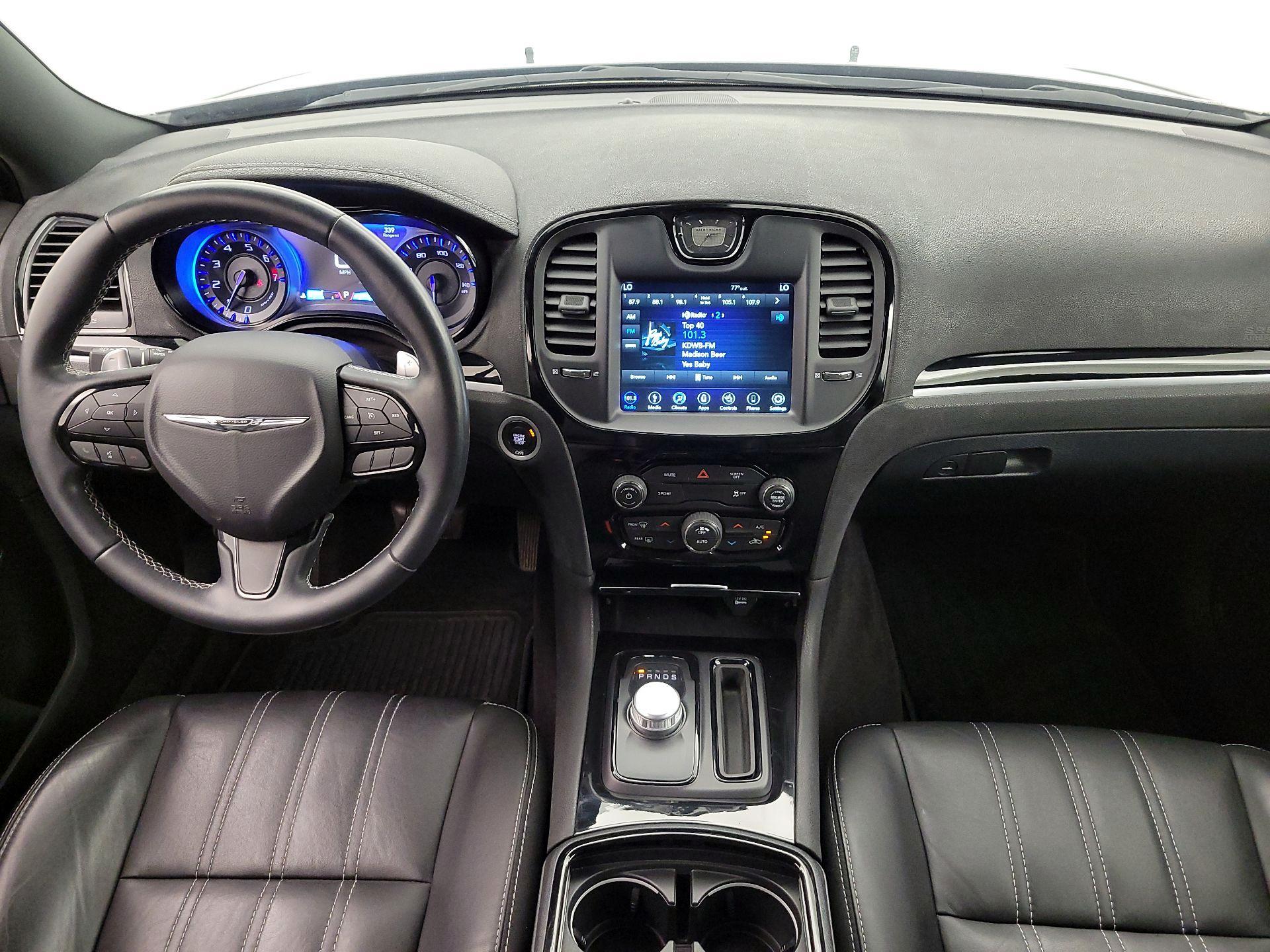 Thumbnail: 2018 Chrysler 300 - 9