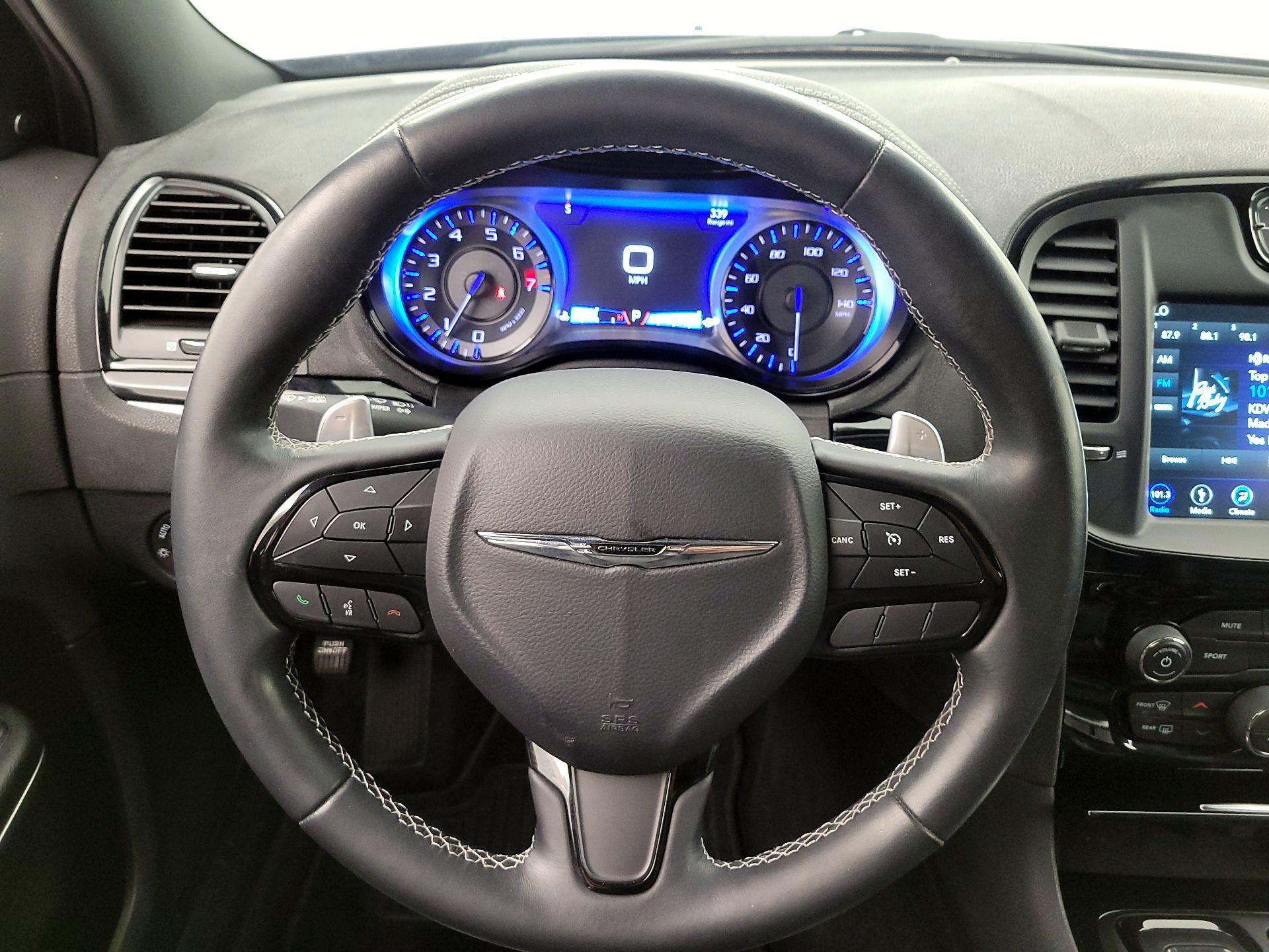 Thumbnail: 2018 Chrysler 300 - 10