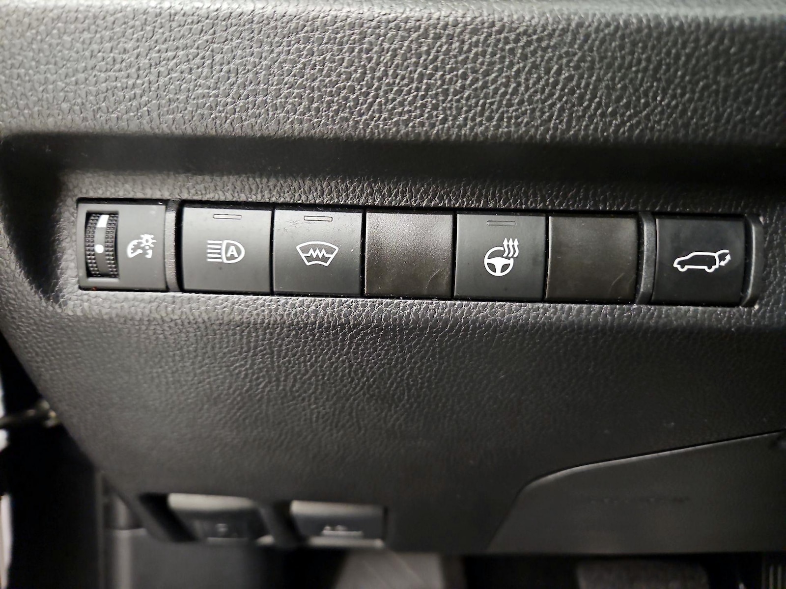 2024 Toyota RAV4 XLE Premium - Photo 14