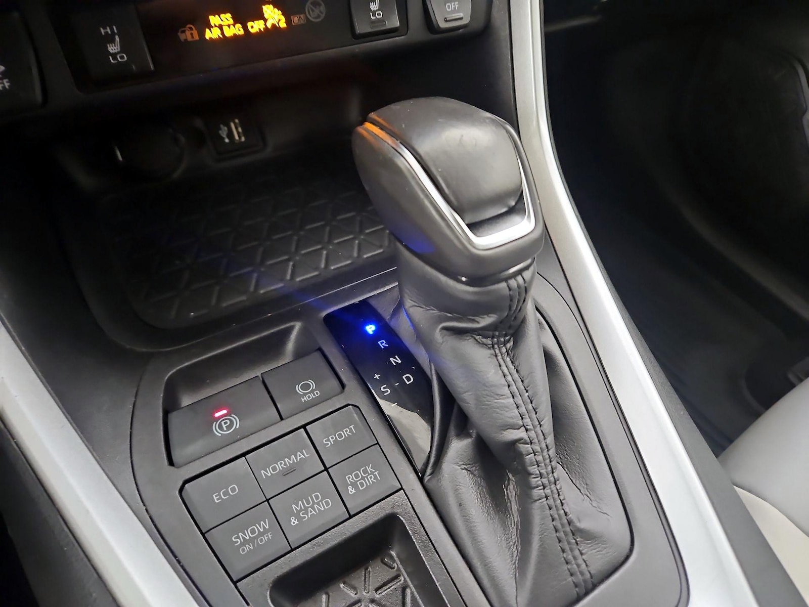 2024 Toyota RAV4 XLE Premium - Photo 18