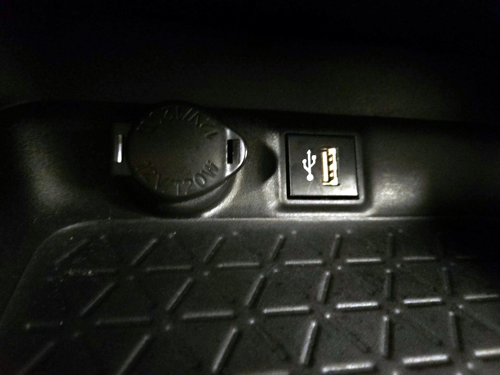 2024 Toyota RAV4 XLE Premium - Photo 19