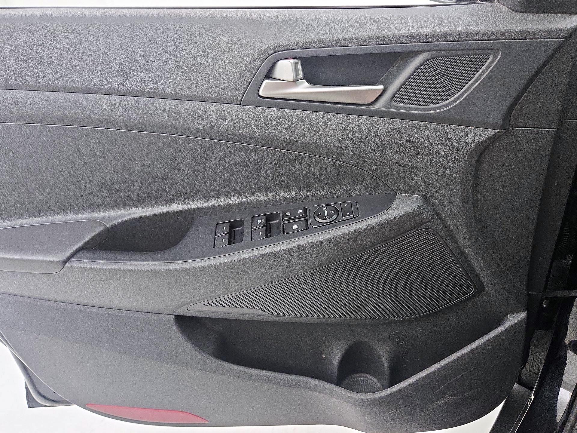 Thumbnail: 2020 Hyundai Tucson - 12