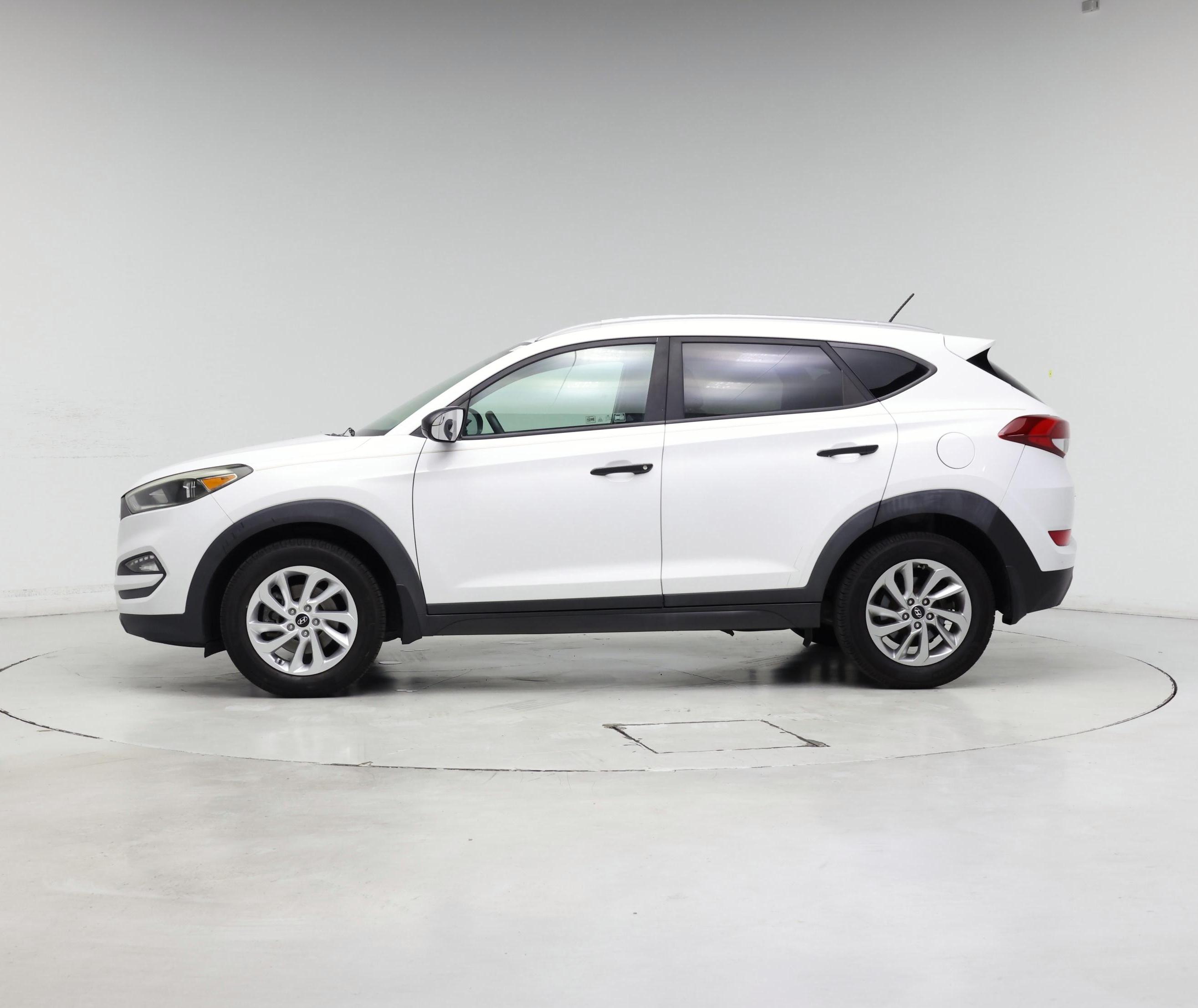 Thumbnail: 2016 Hyundai Tucson - 3
