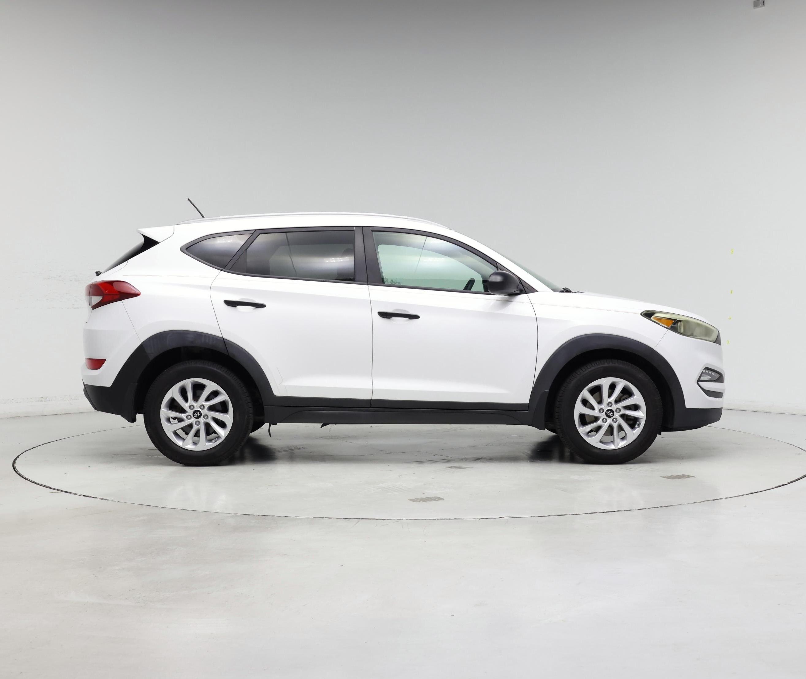 Thumbnail: 2016 Hyundai Tucson - 7
