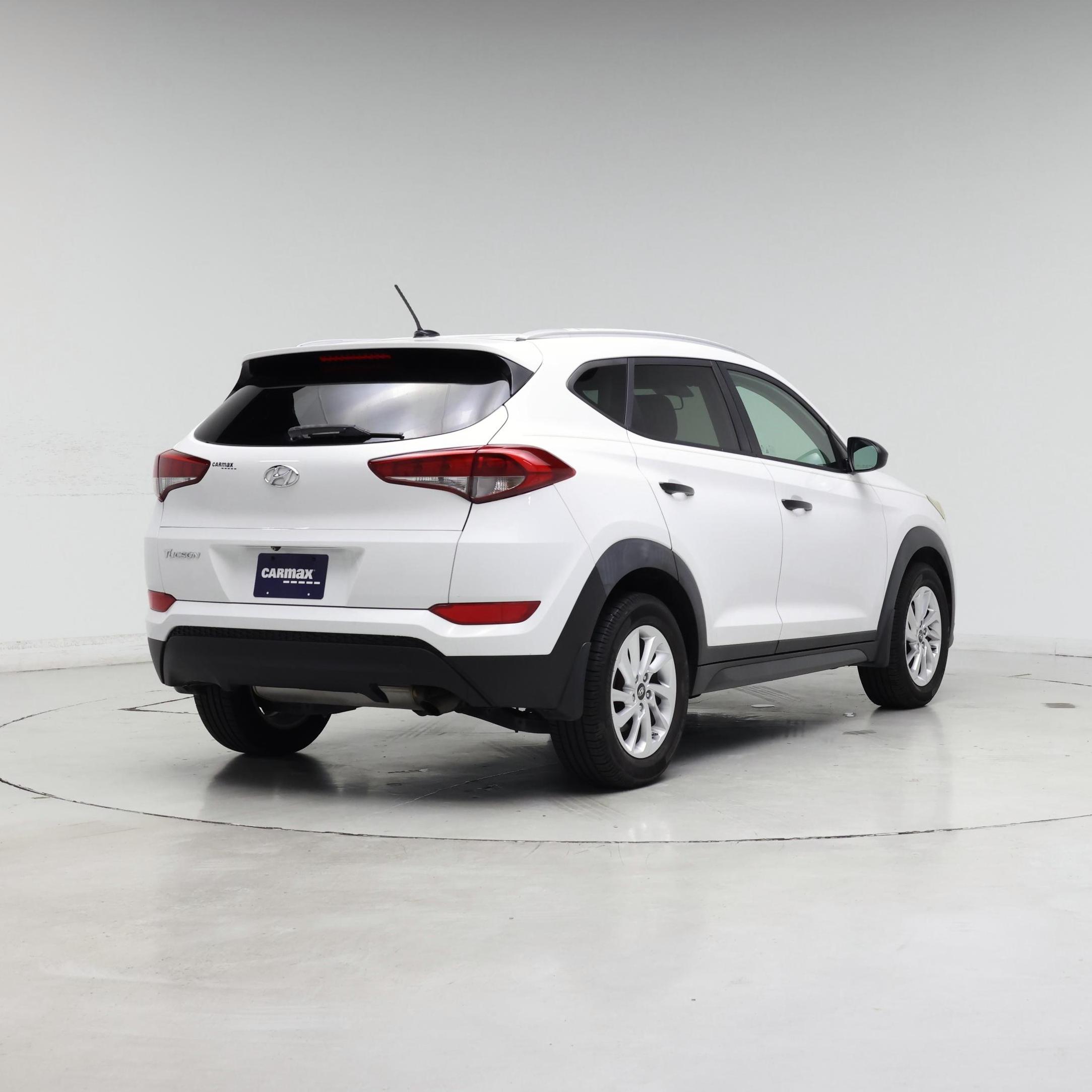 Thumbnail: 2016 Hyundai Tucson - 8