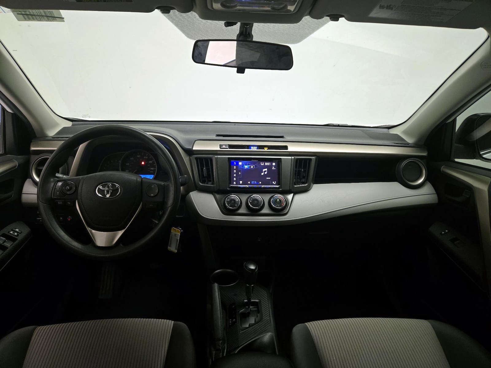 2014 Toyota RAV4 LE - Photo 10