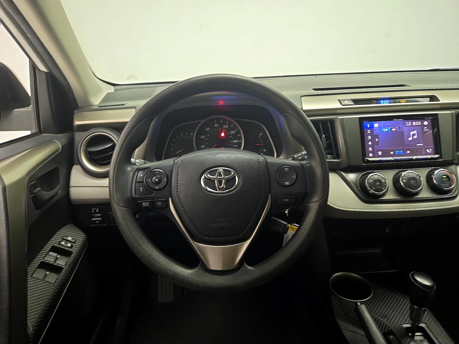 2014 Toyota RAV4 LE - Photo 11
