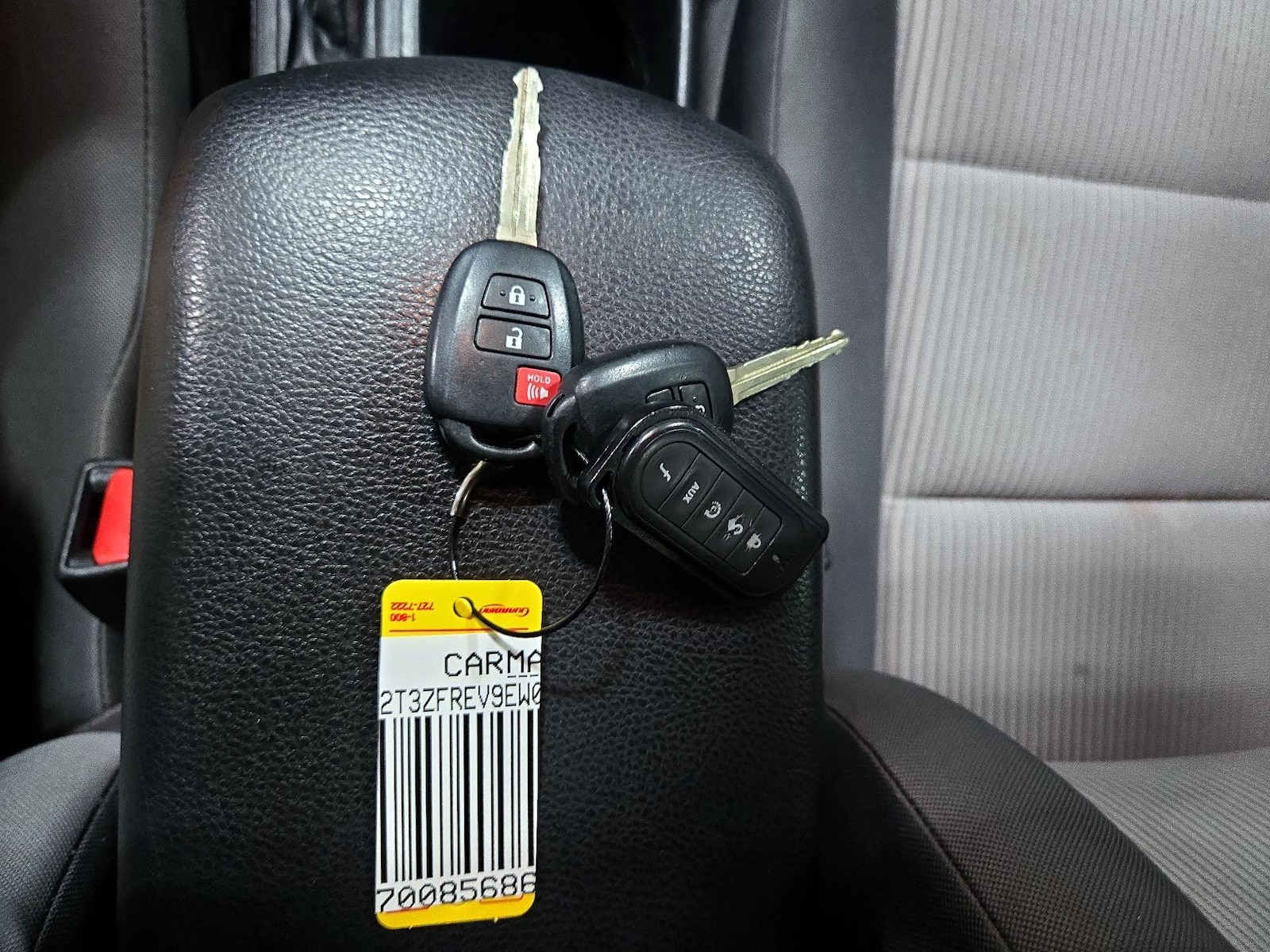 2014 Toyota RAV4 LE - Photo 23