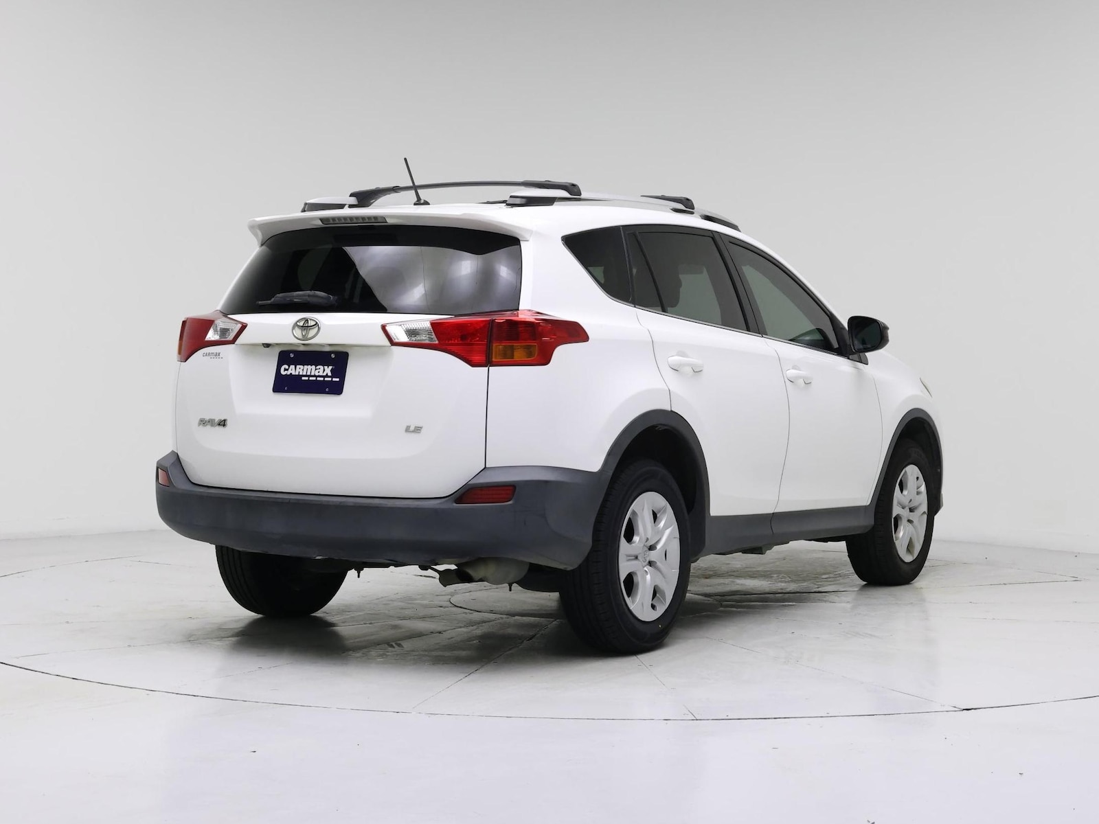 2014 Toyota RAV4 LE - Photo 9